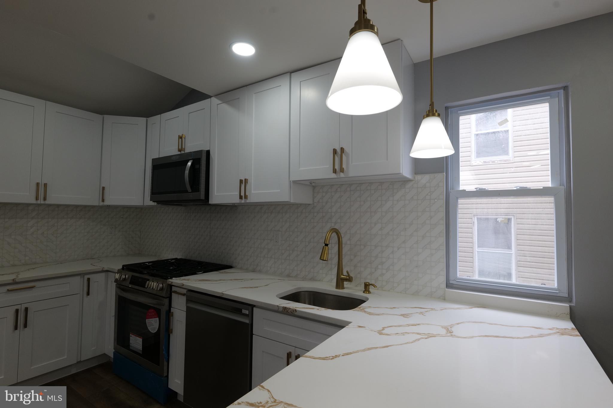 KENILWORTH PARK - Residential