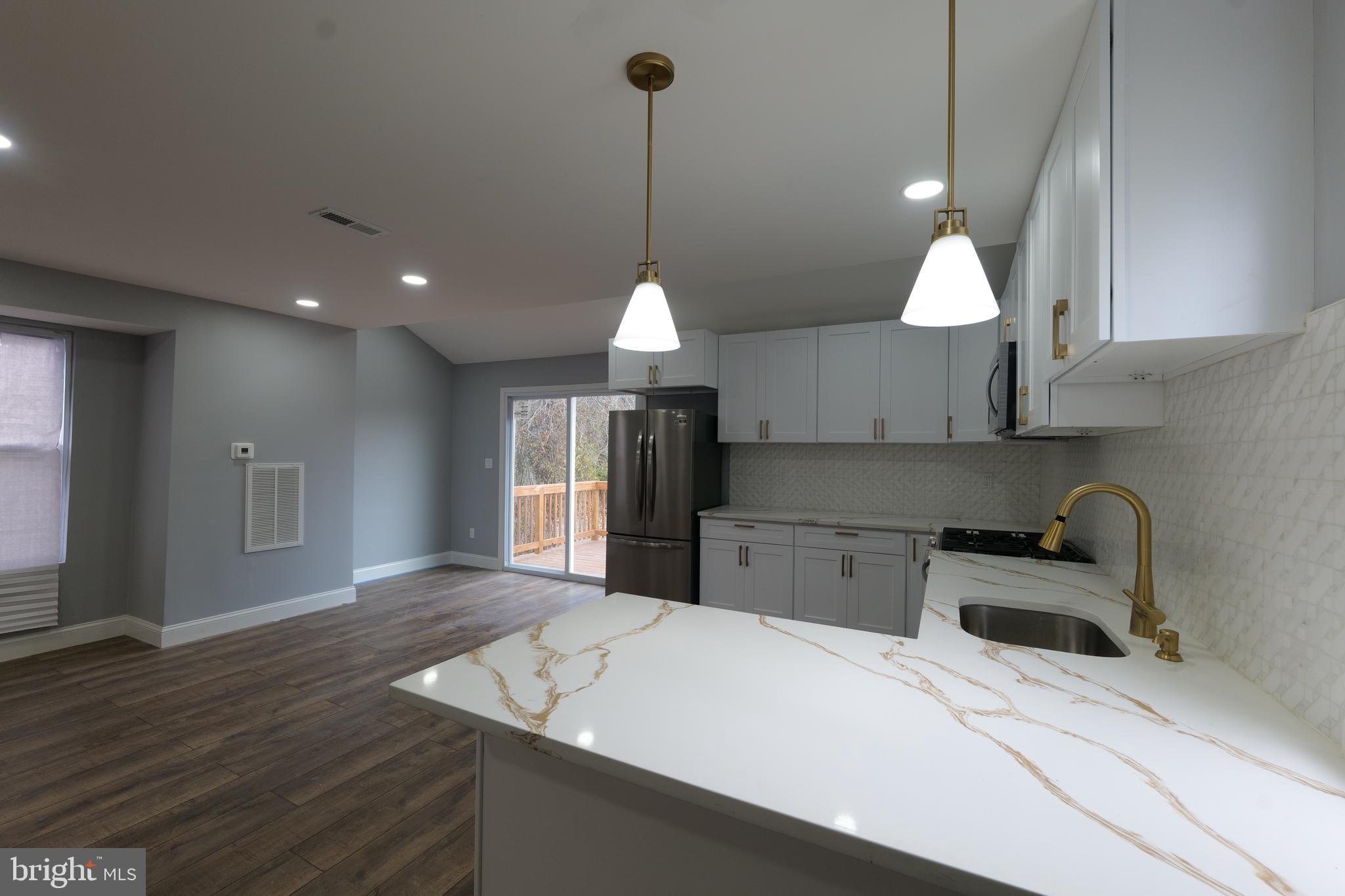 KENILWORTH PARK - Residential