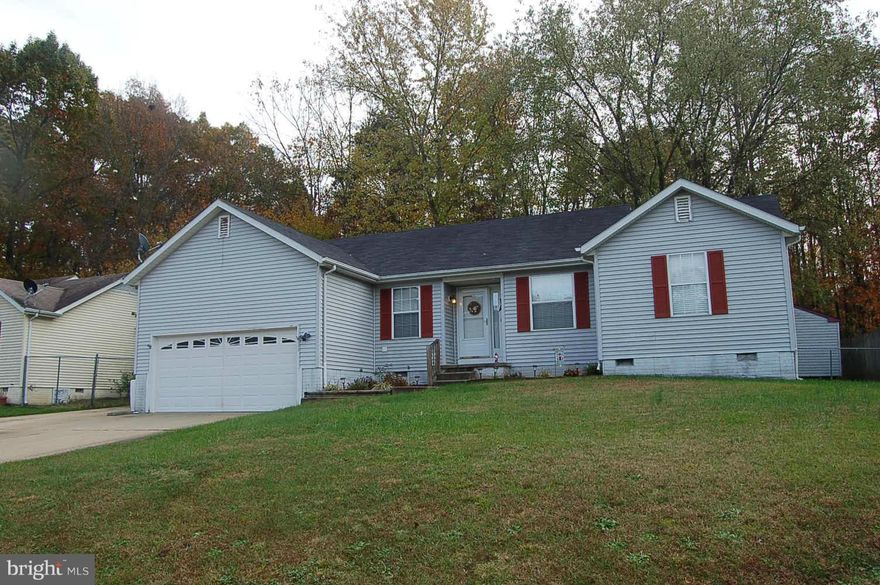 Spacious three bedroom & 2 full baths make this house ideal for all your growing needs, super convenient for shopping, interstate access and amenities throughout the area.  Large dinning room & Family room right off the kitchen makes entertaining a snap.  Large fenced rear yard and a super spacious garage for all your toys and vehicles.