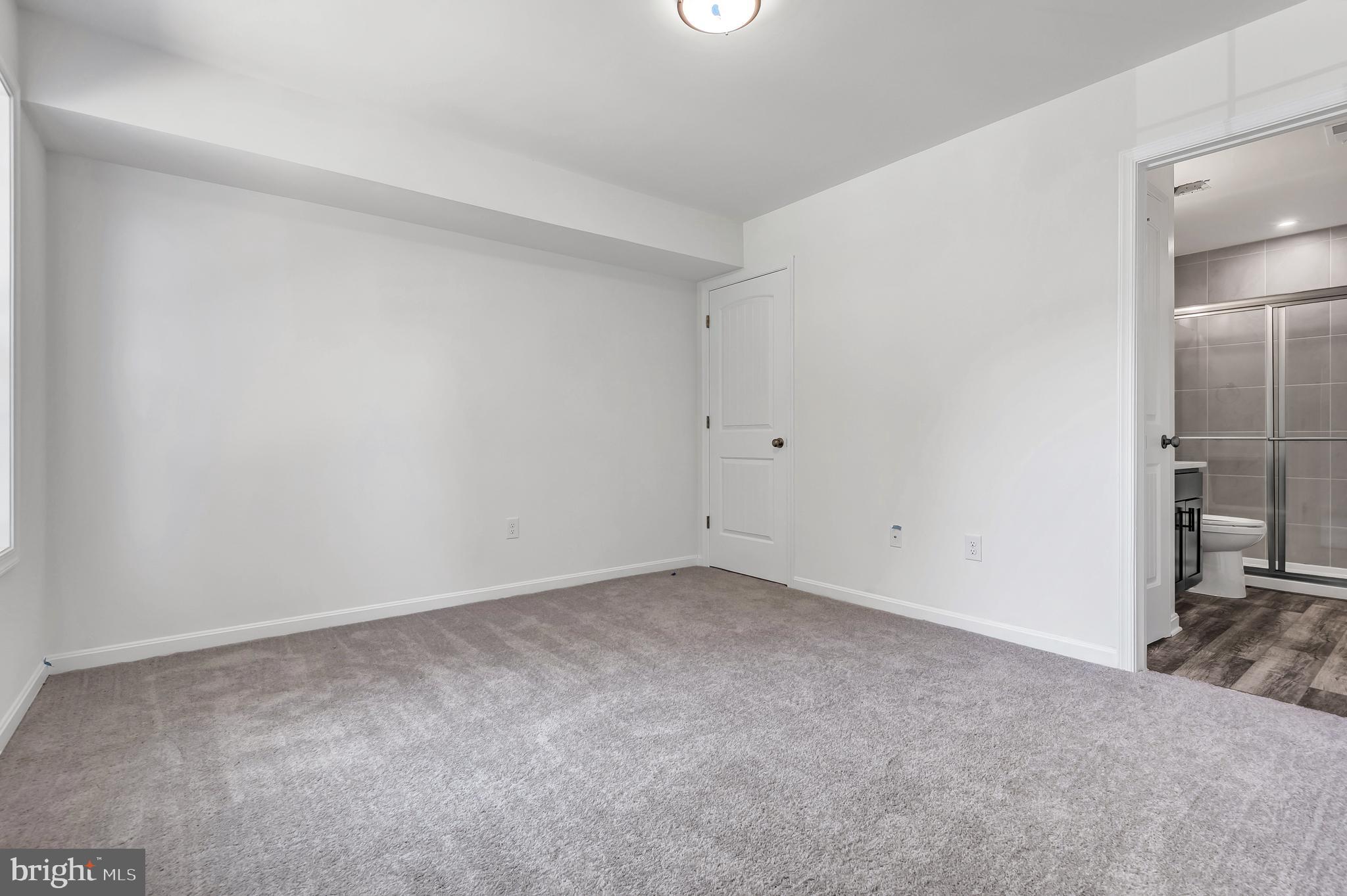 HOLLY OAKS - Residential