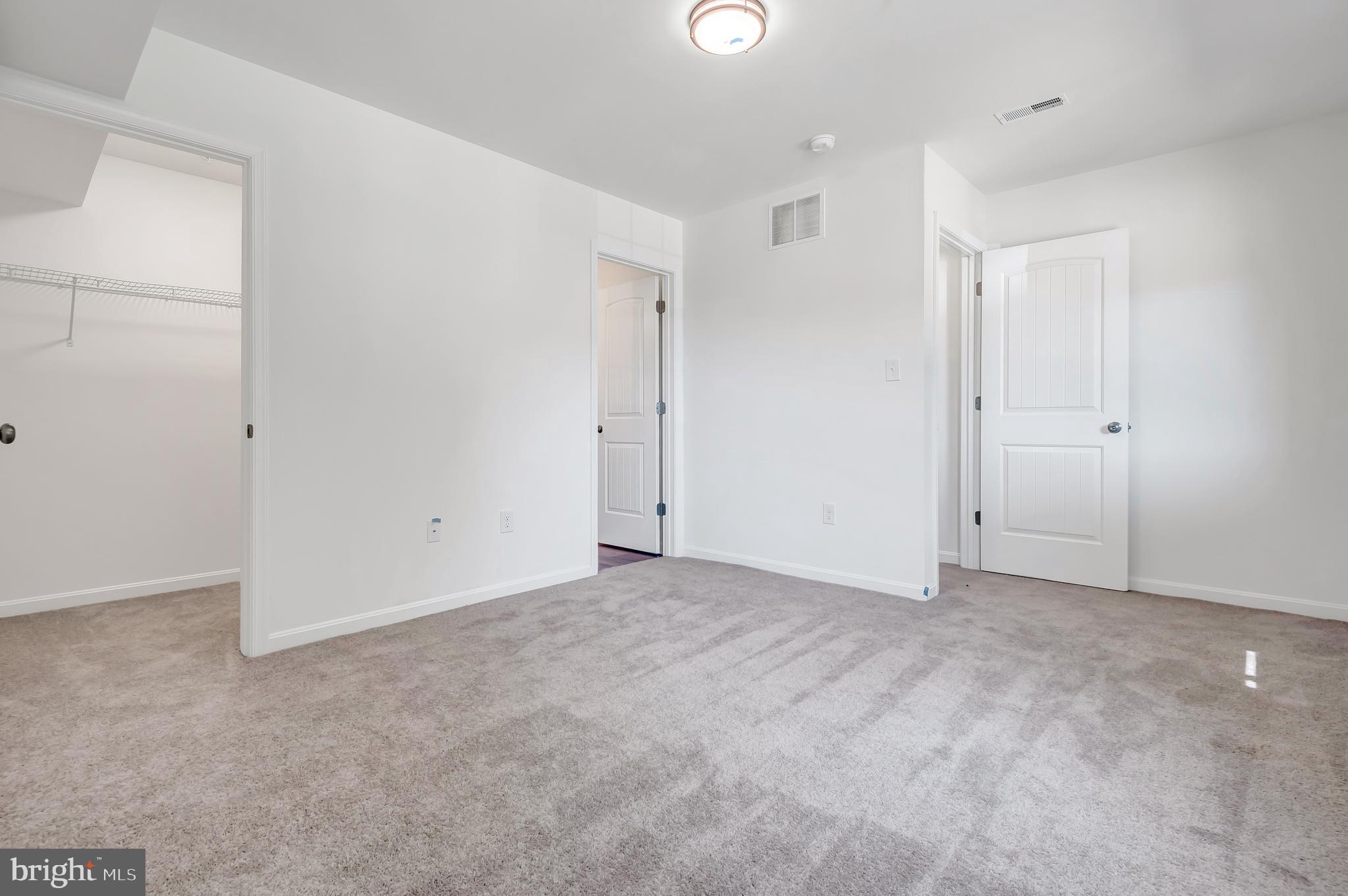HOLLY OAKS - Residential