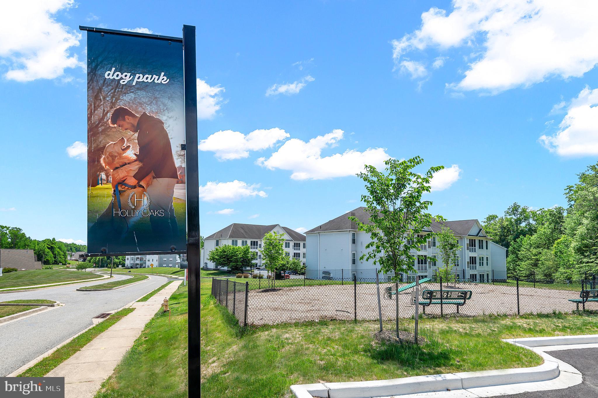 HOLLY OAKS - Residential
