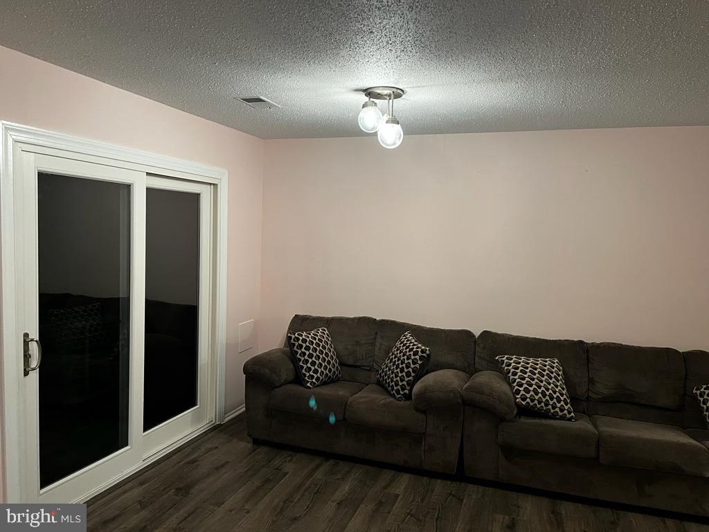 SUGARLAND RUN - Residential Lease