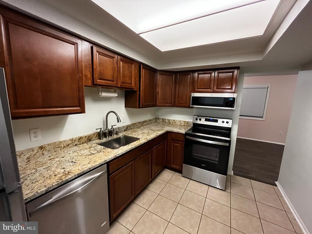 SUGARLAND RUN - Residential Lease