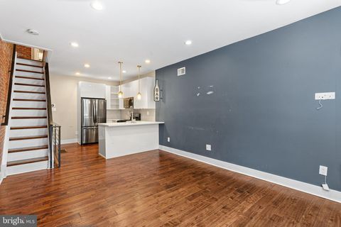 Townhouse For Sale - 1233 N Lecount Street<br/> PHILADELPHIA, PA 19121