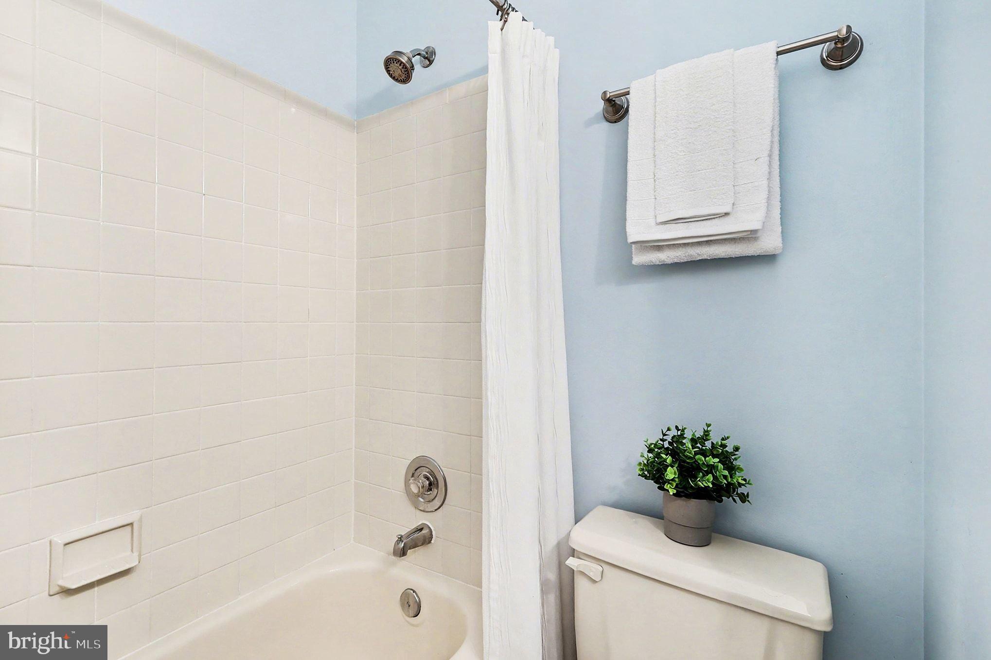 ASHBURN VILLAGE - Residential