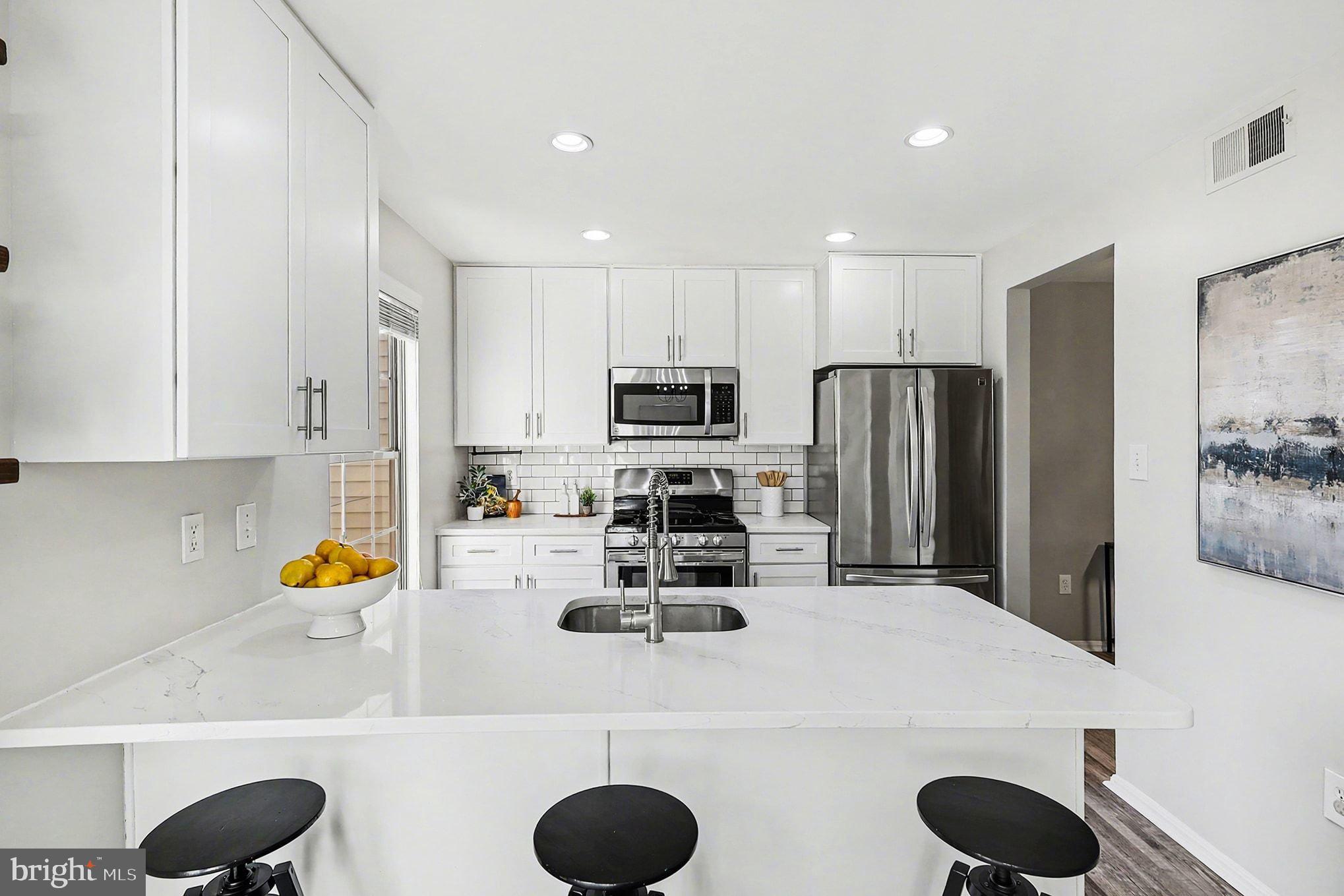 ASHBURN VILLAGE - Residential