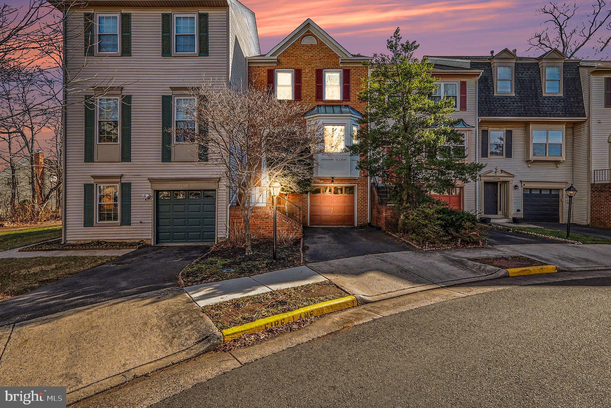 ASHBURN VILLAGE - Residential