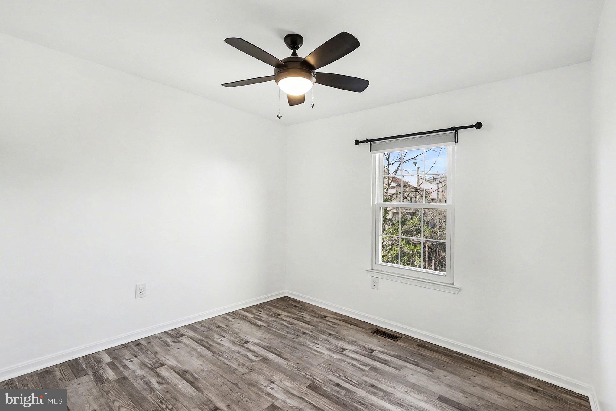 ASHBURN VILLAGE - Residential