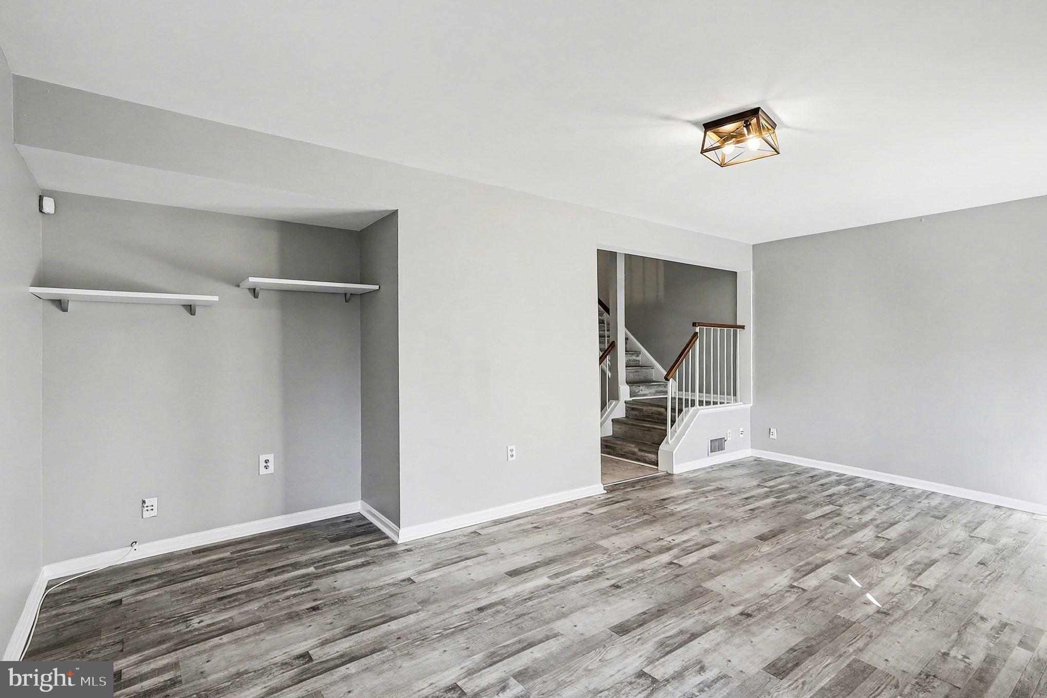 ASHBURN VILLAGE - Residential