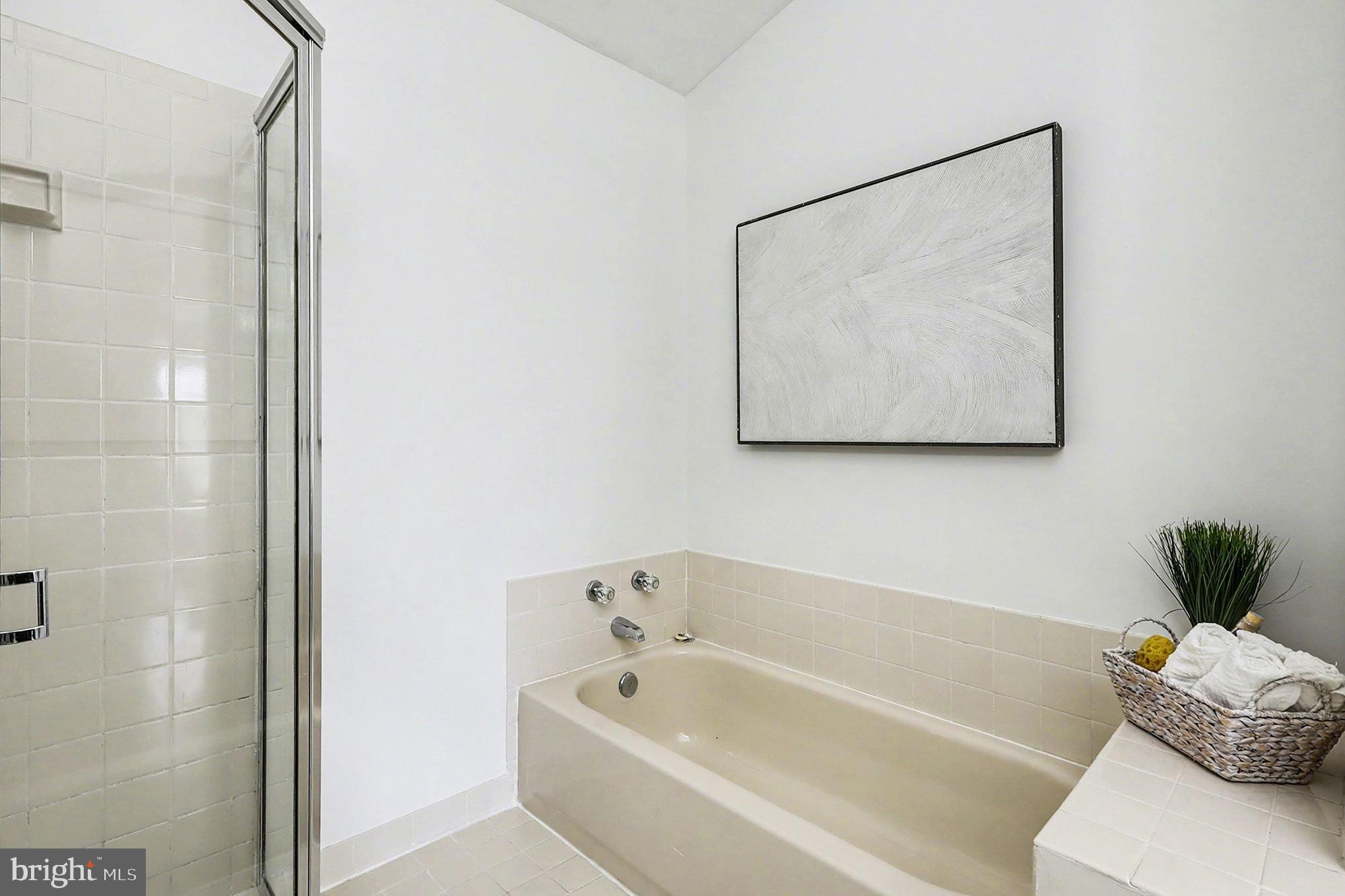 ASHBURN VILLAGE - Residential