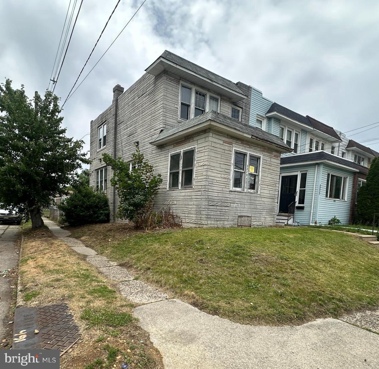 2279 HOLLINSHED AVENUE
