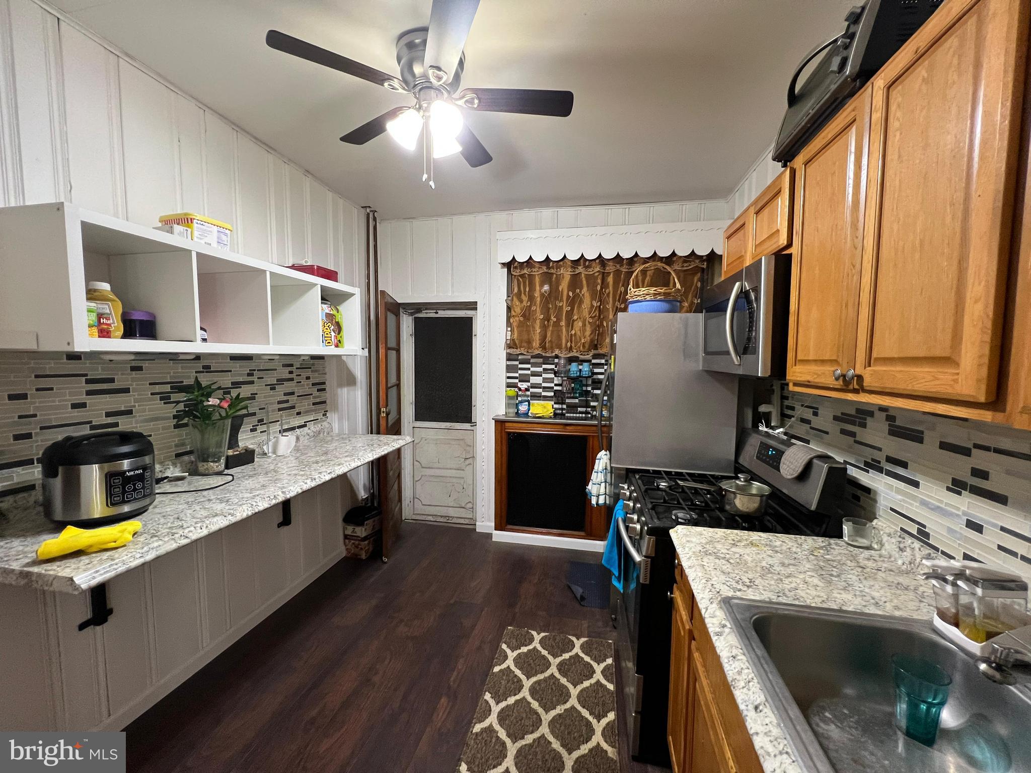 1809 S CHADWICK STREET