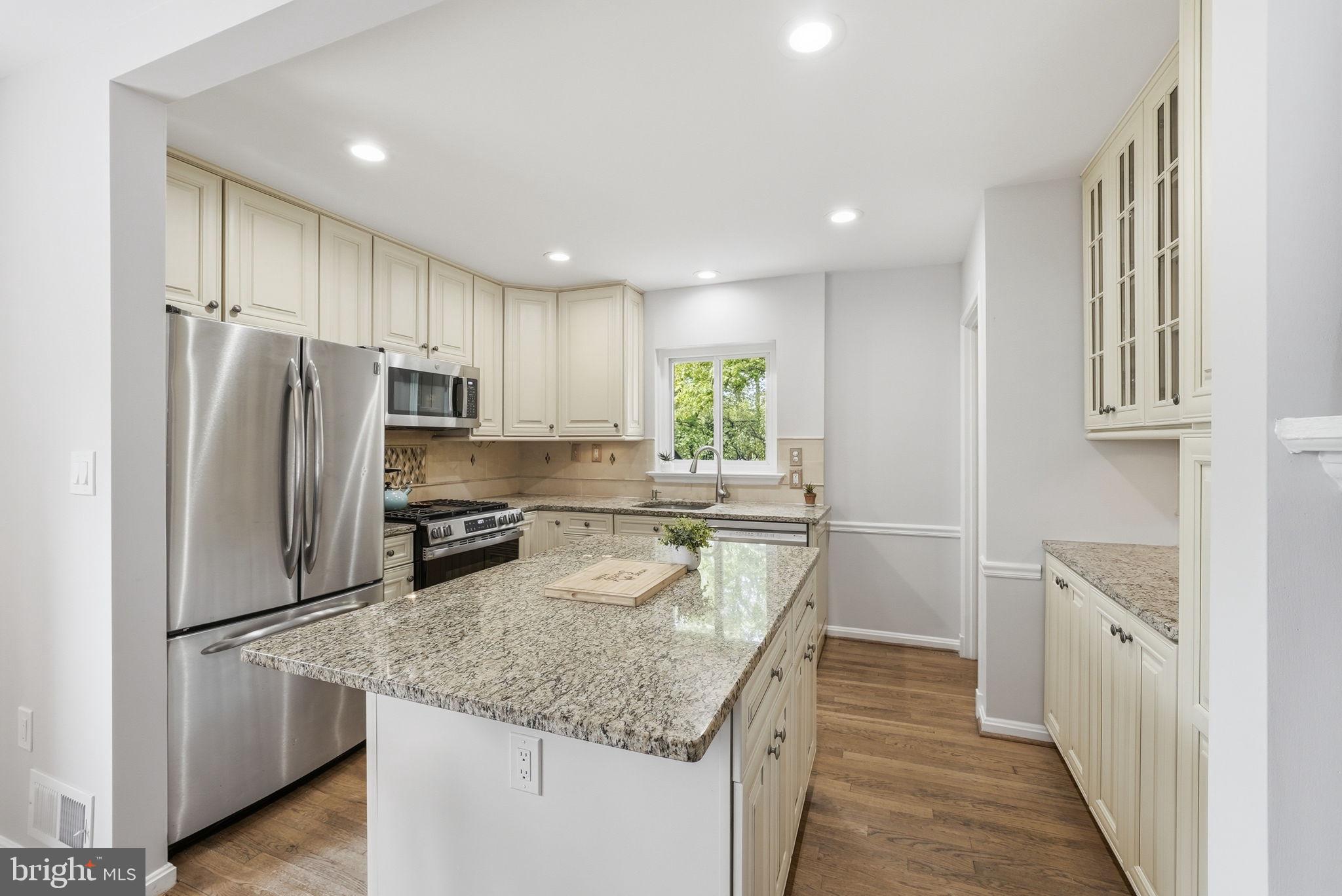 BERKSHIRE OAKWOOD - Residential