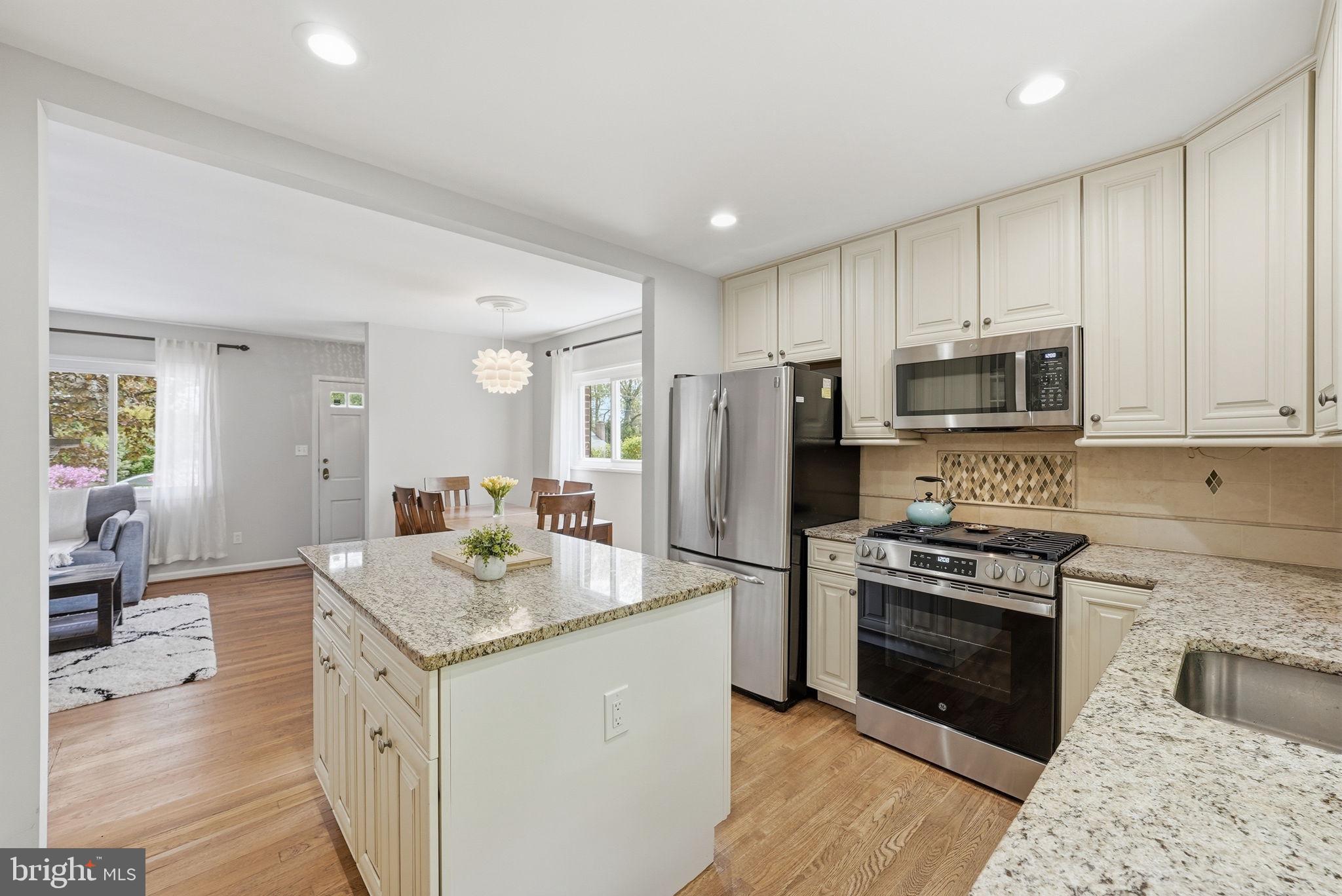 BERKSHIRE OAKWOOD - Residential