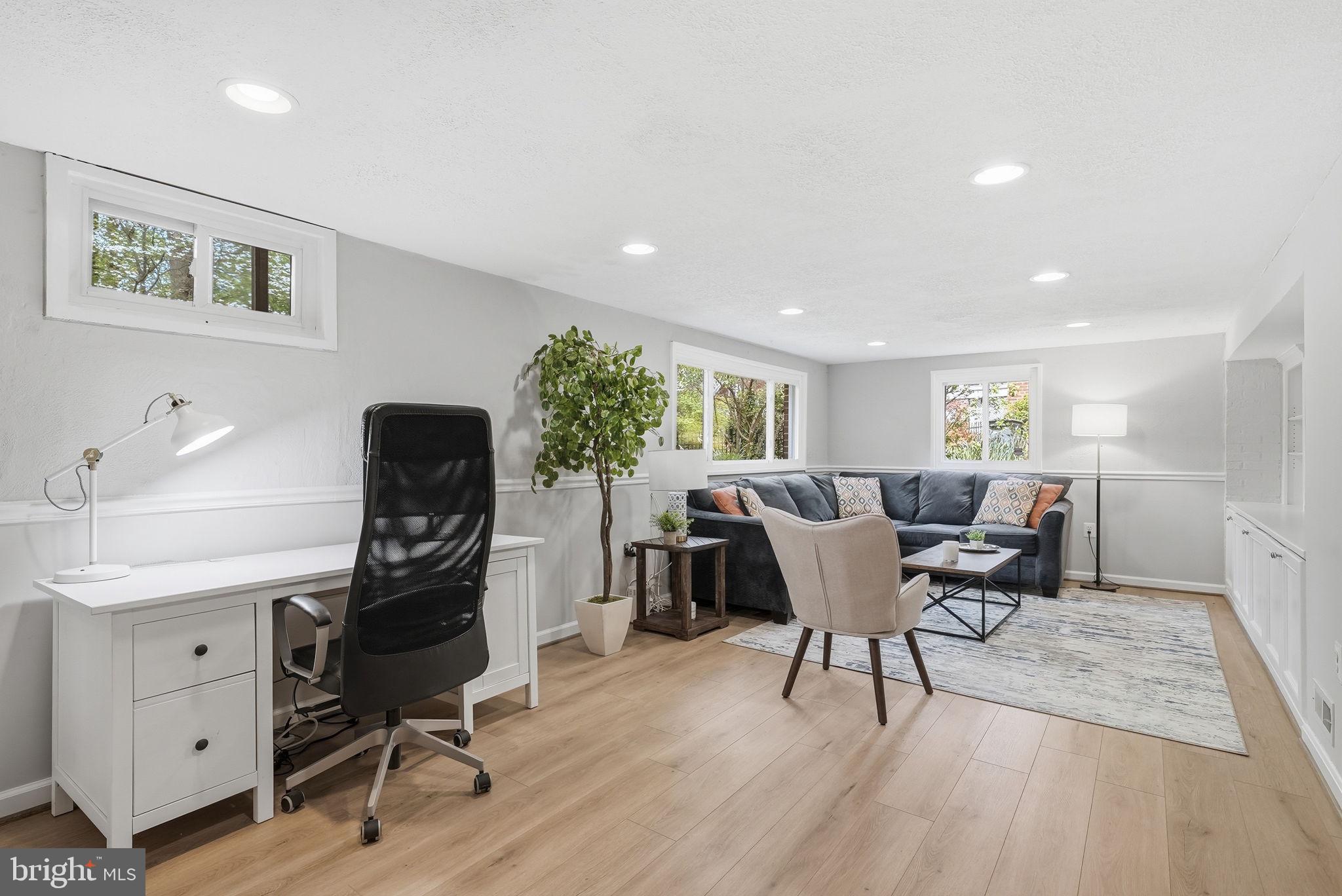 BERKSHIRE OAKWOOD - Residential