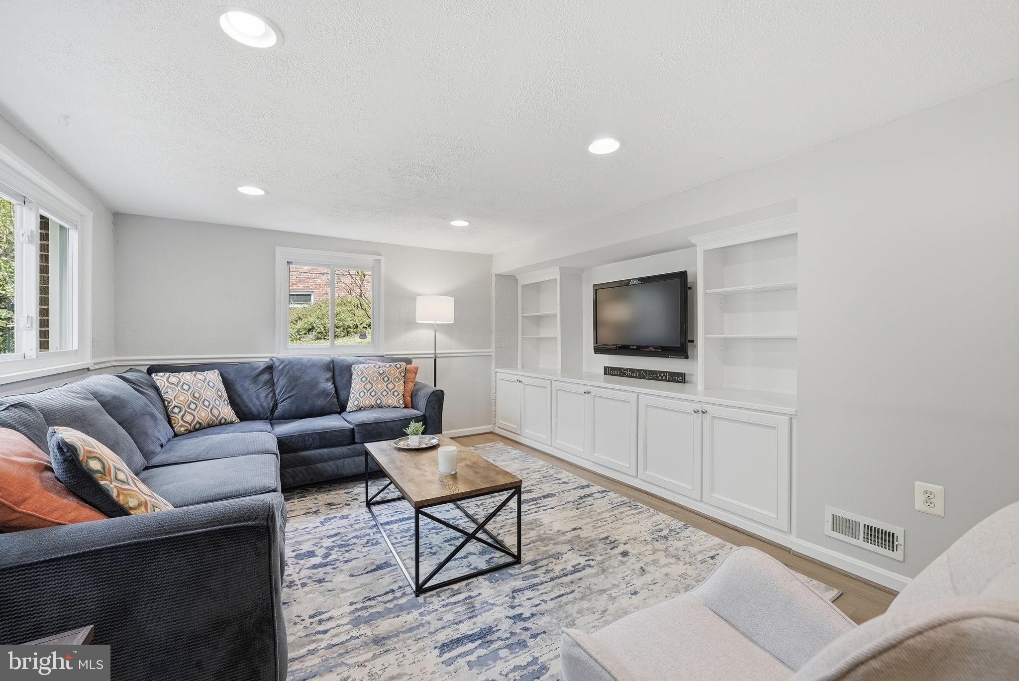 BERKSHIRE OAKWOOD - Residential