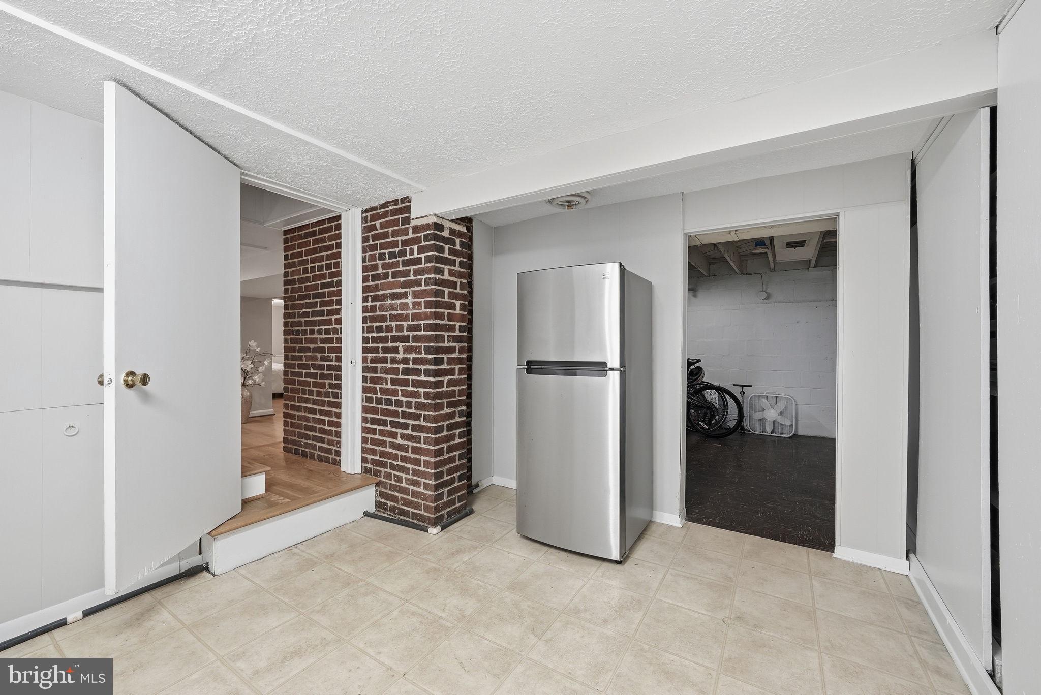 BERKSHIRE OAKWOOD - Residential