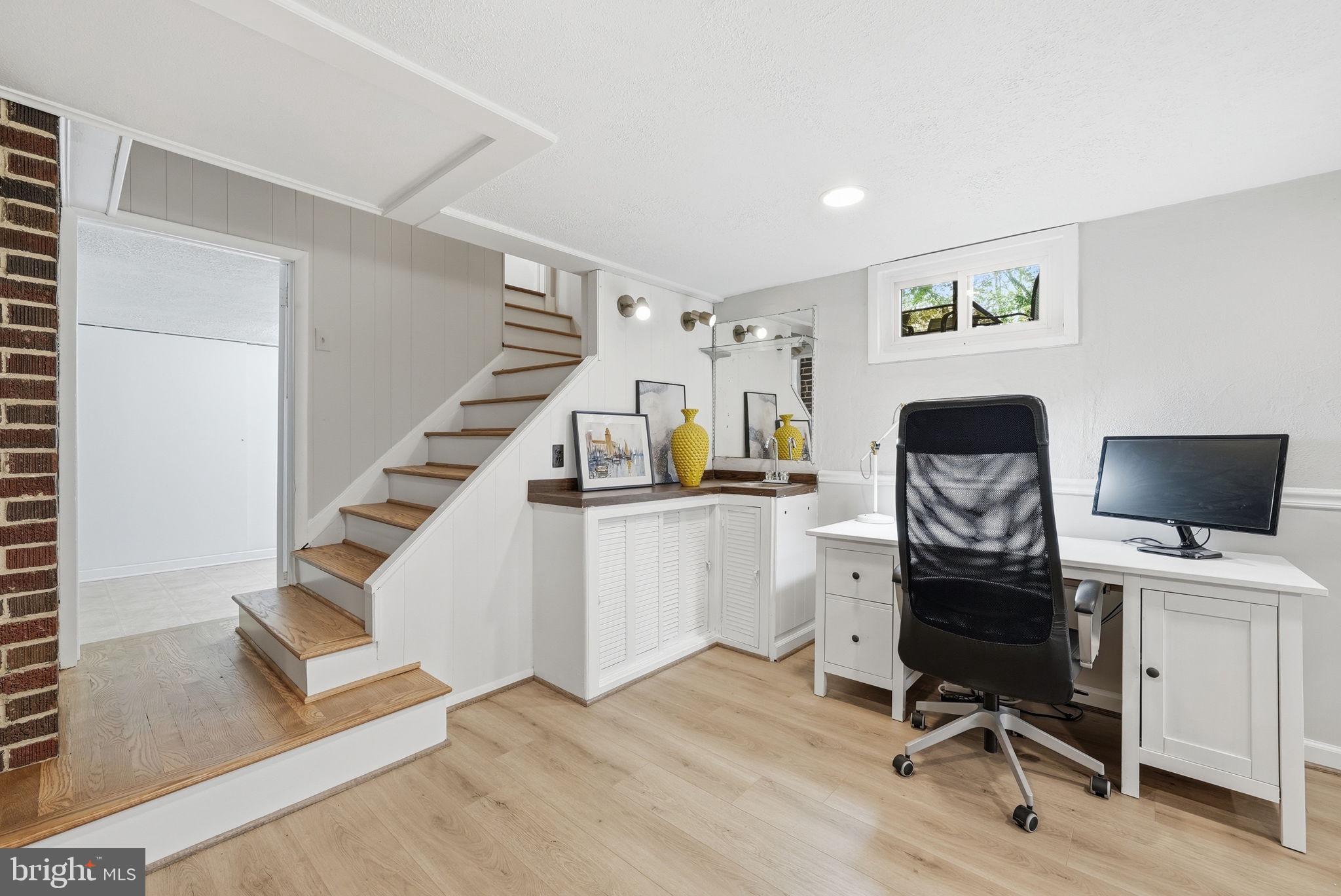 BERKSHIRE OAKWOOD - Residential