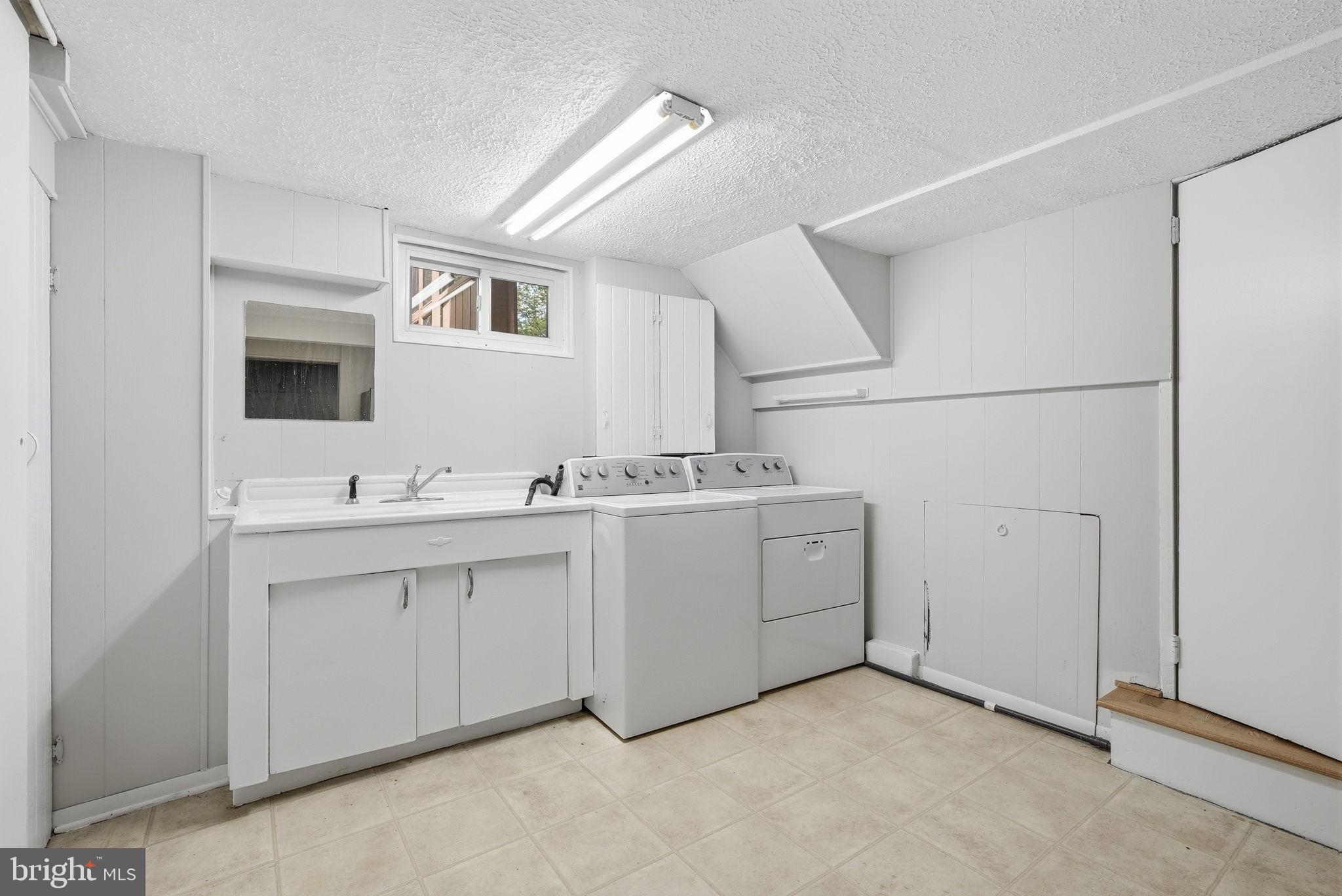 BERKSHIRE OAKWOOD - Residential