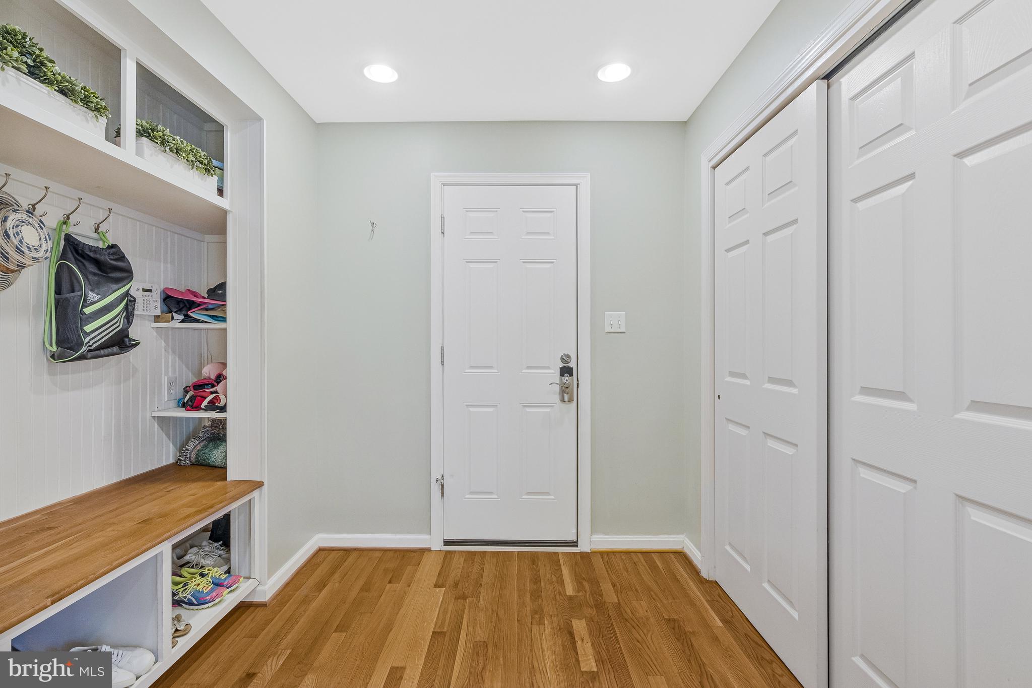 MC LEAN HAMLET - Residential