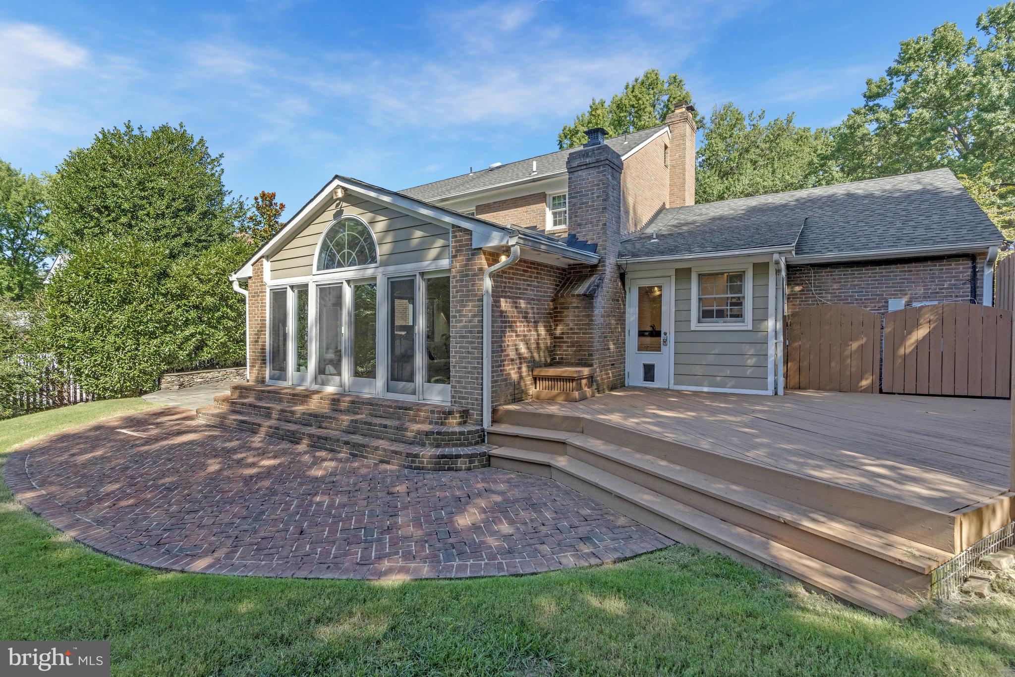 MC LEAN HAMLET - Residential