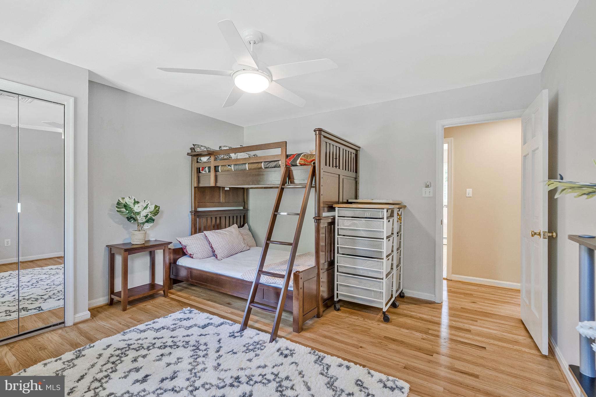 MC LEAN HAMLET - Residential