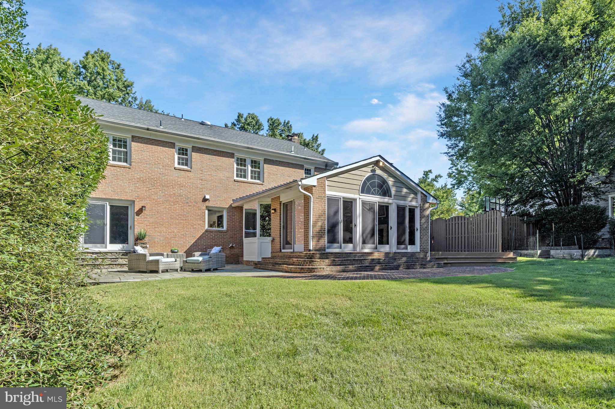 MC LEAN HAMLET - Residential