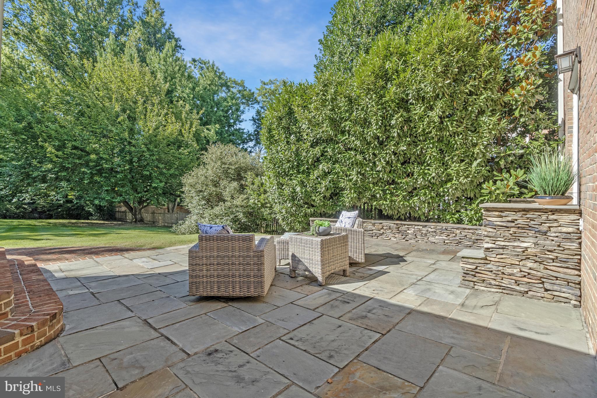 MC LEAN HAMLET - Residential