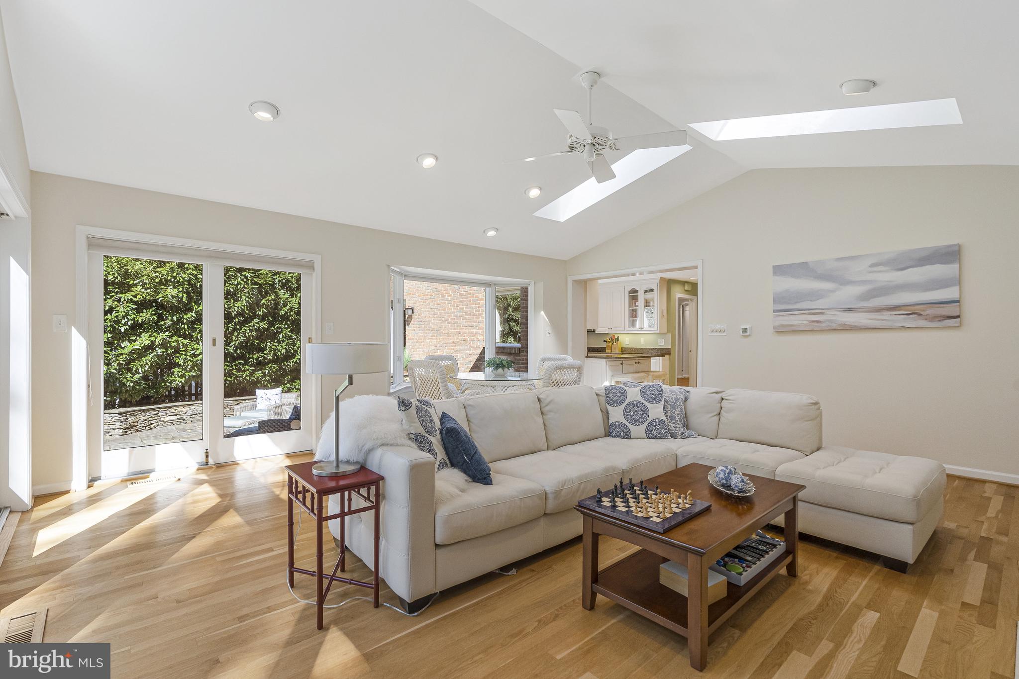 MC LEAN HAMLET - Residential