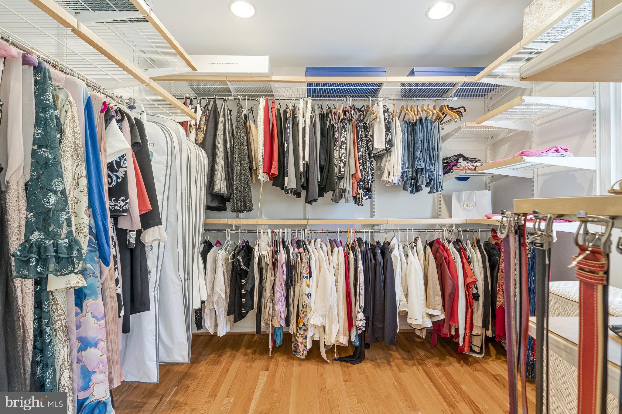 MC LEAN HAMLET - Residential