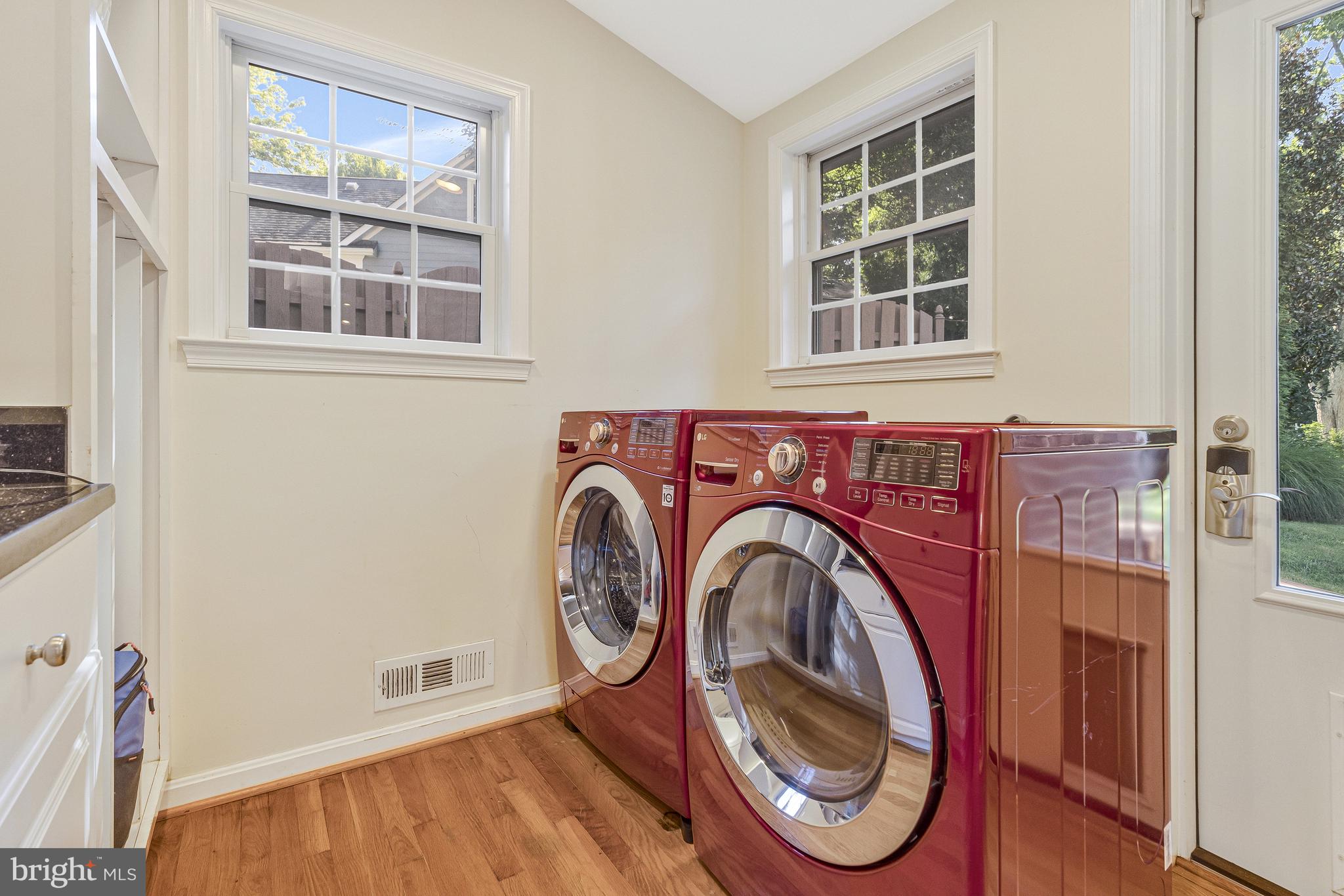 MC LEAN HAMLET - Residential