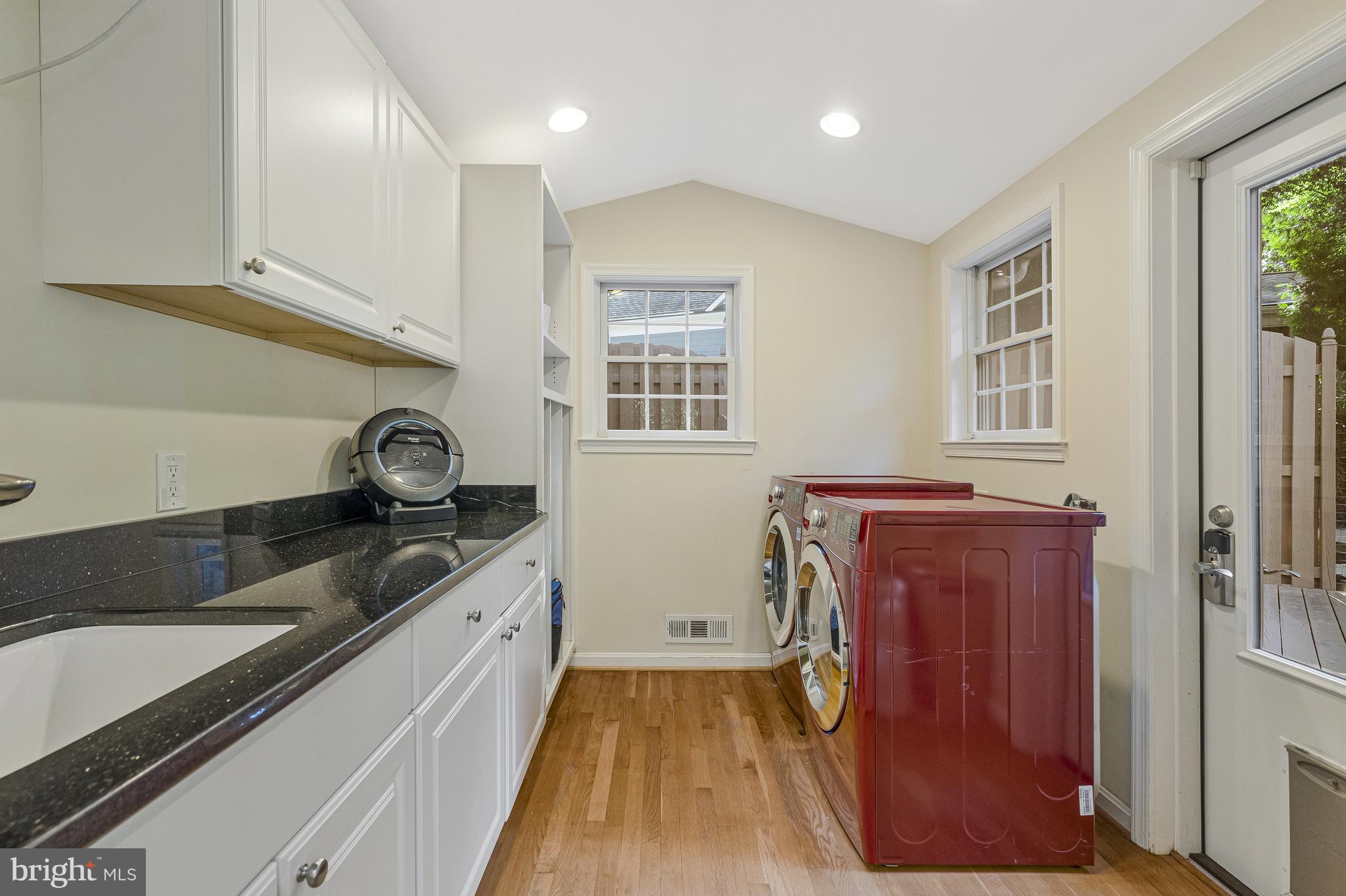 MC LEAN HAMLET - Residential