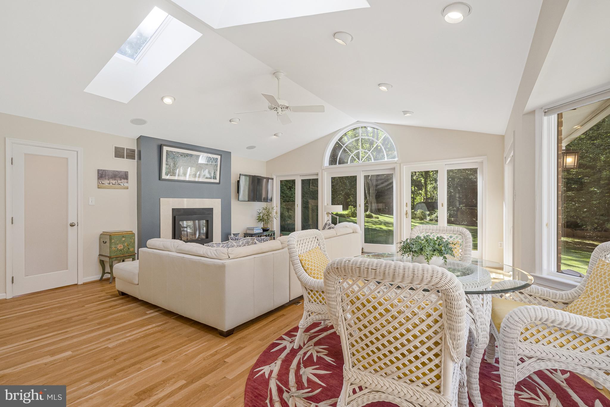 MC LEAN HAMLET - Residential