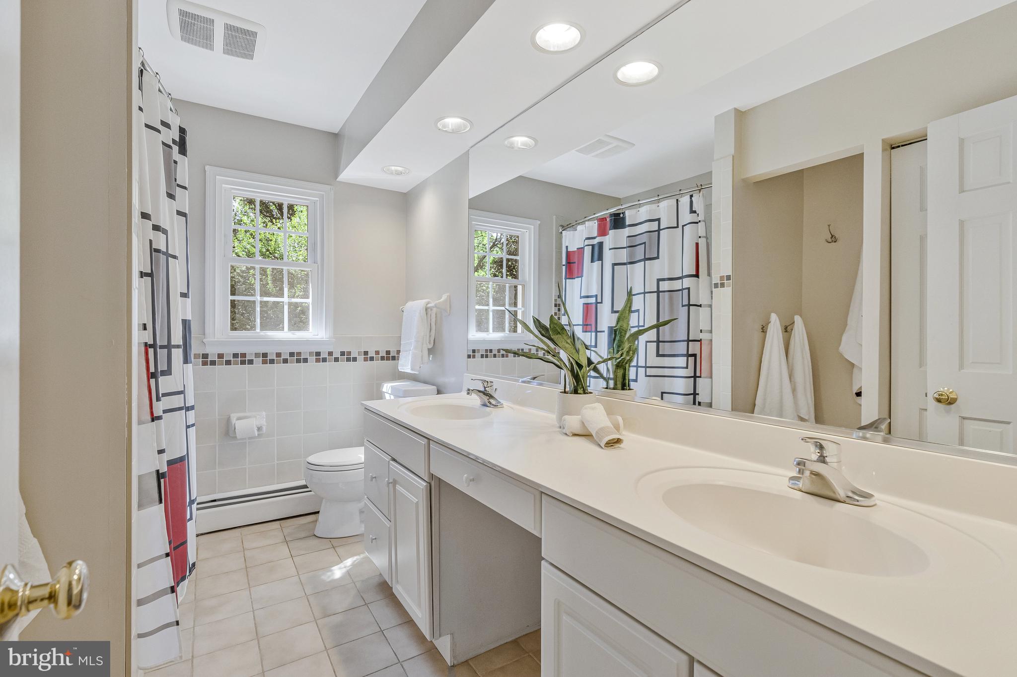 MC LEAN HAMLET - Residential