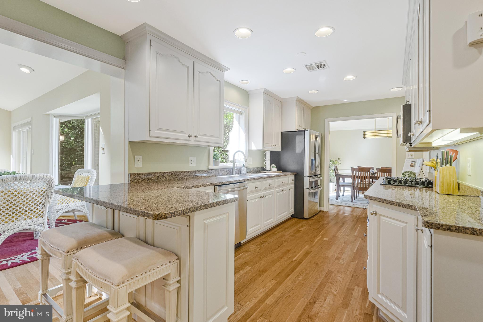 MC LEAN HAMLET - Residential