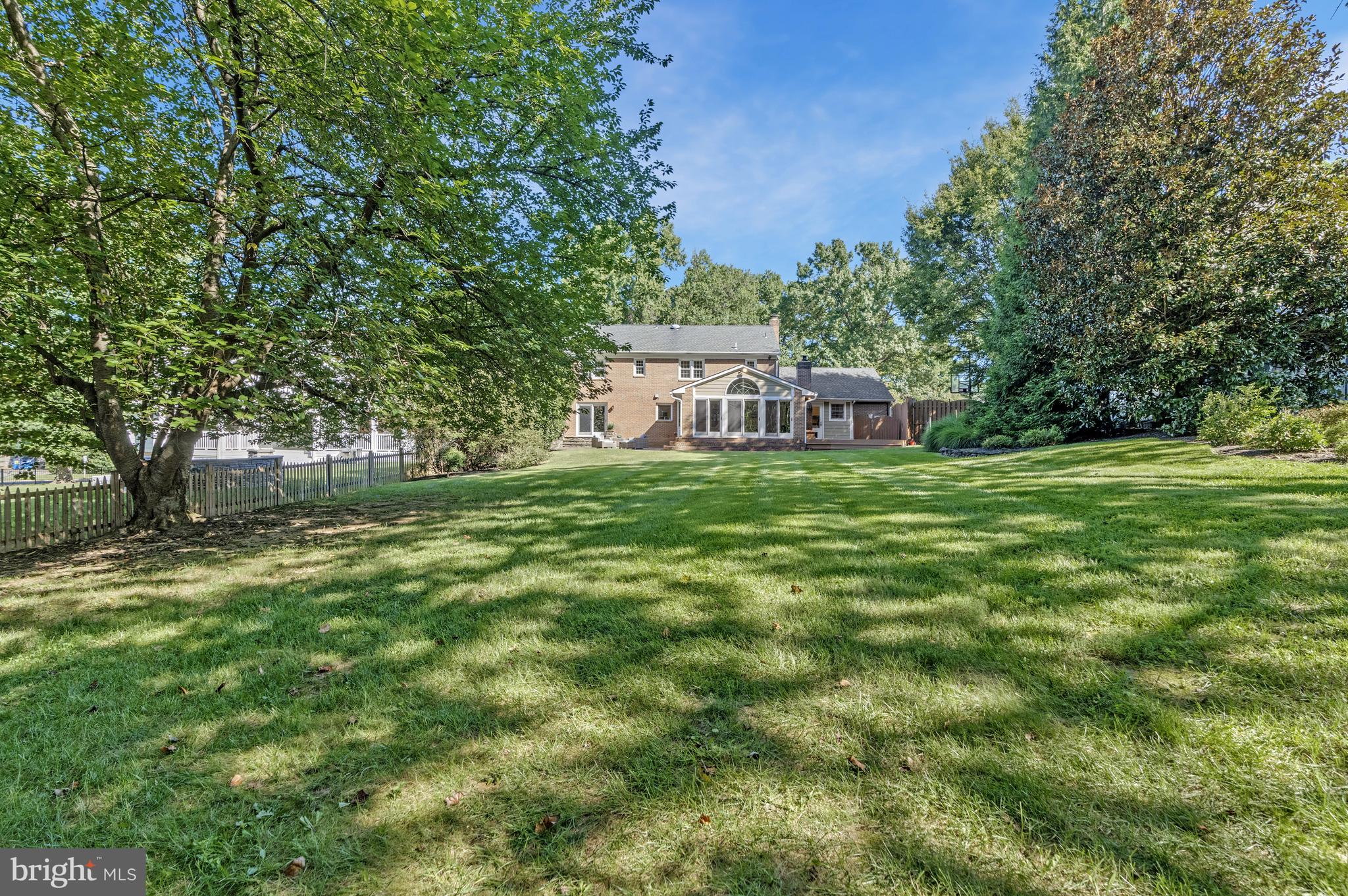 MC LEAN HAMLET - Residential