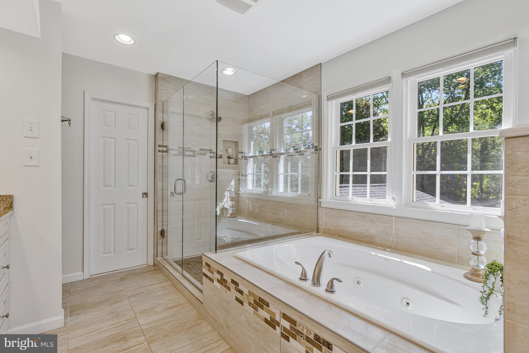 MC LEAN HAMLET - Residential