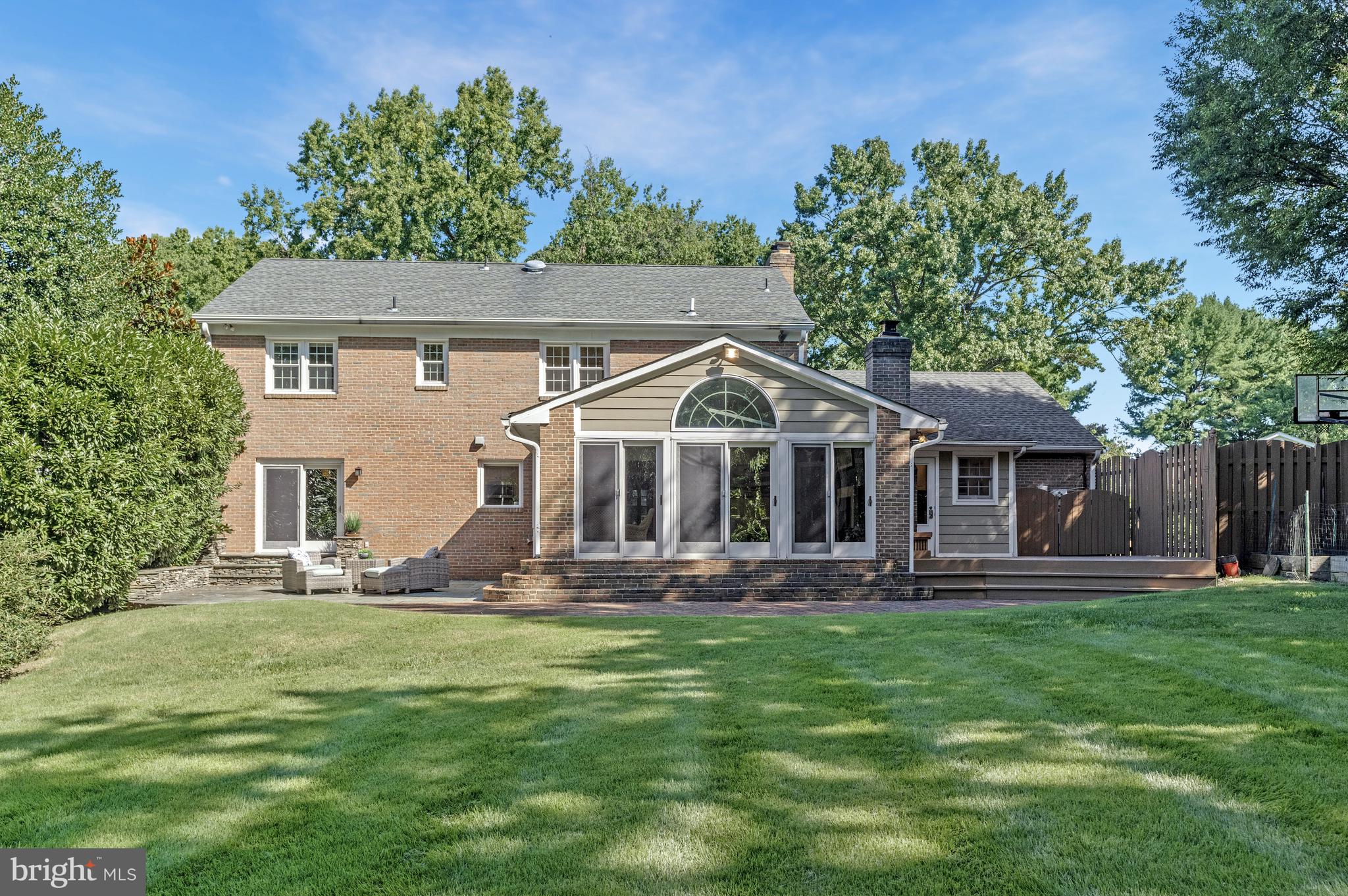 MC LEAN HAMLET - Residential