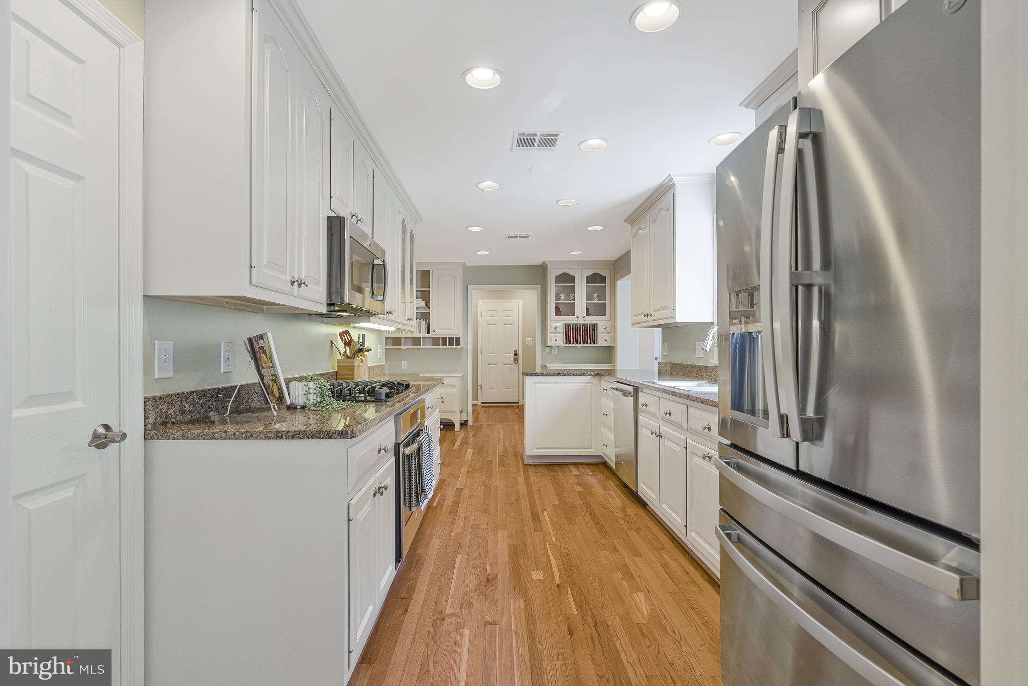 MC LEAN HAMLET - Residential