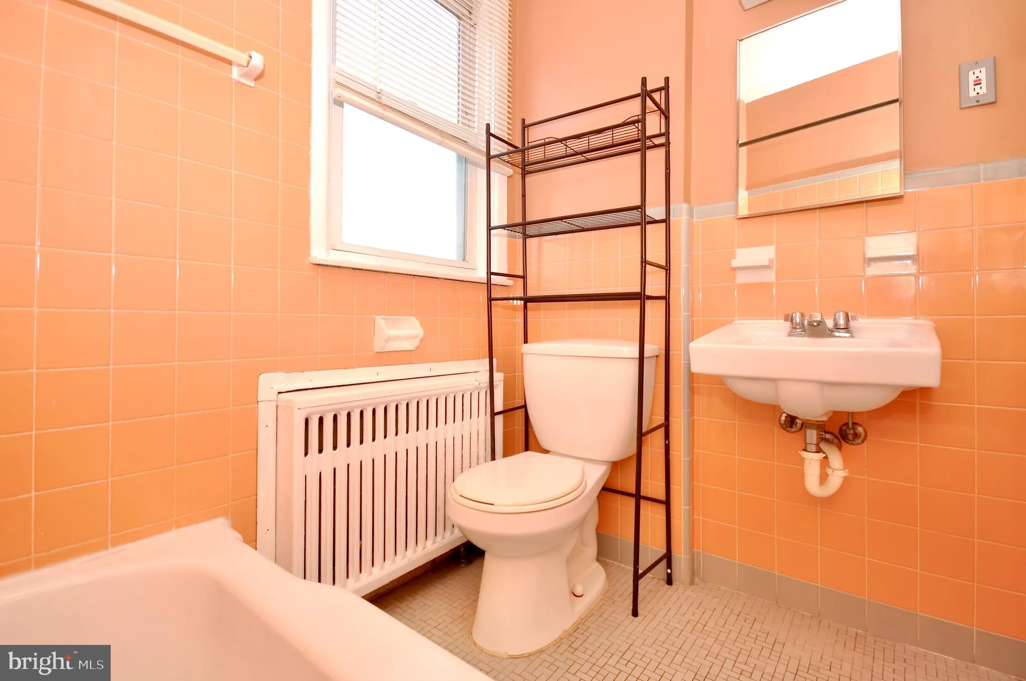 Philadelphia, Pennsylvania 19111, United States, 2 Bedrooms Bedrooms, ,1 BathroomBathrooms,Residential,Active,227220
