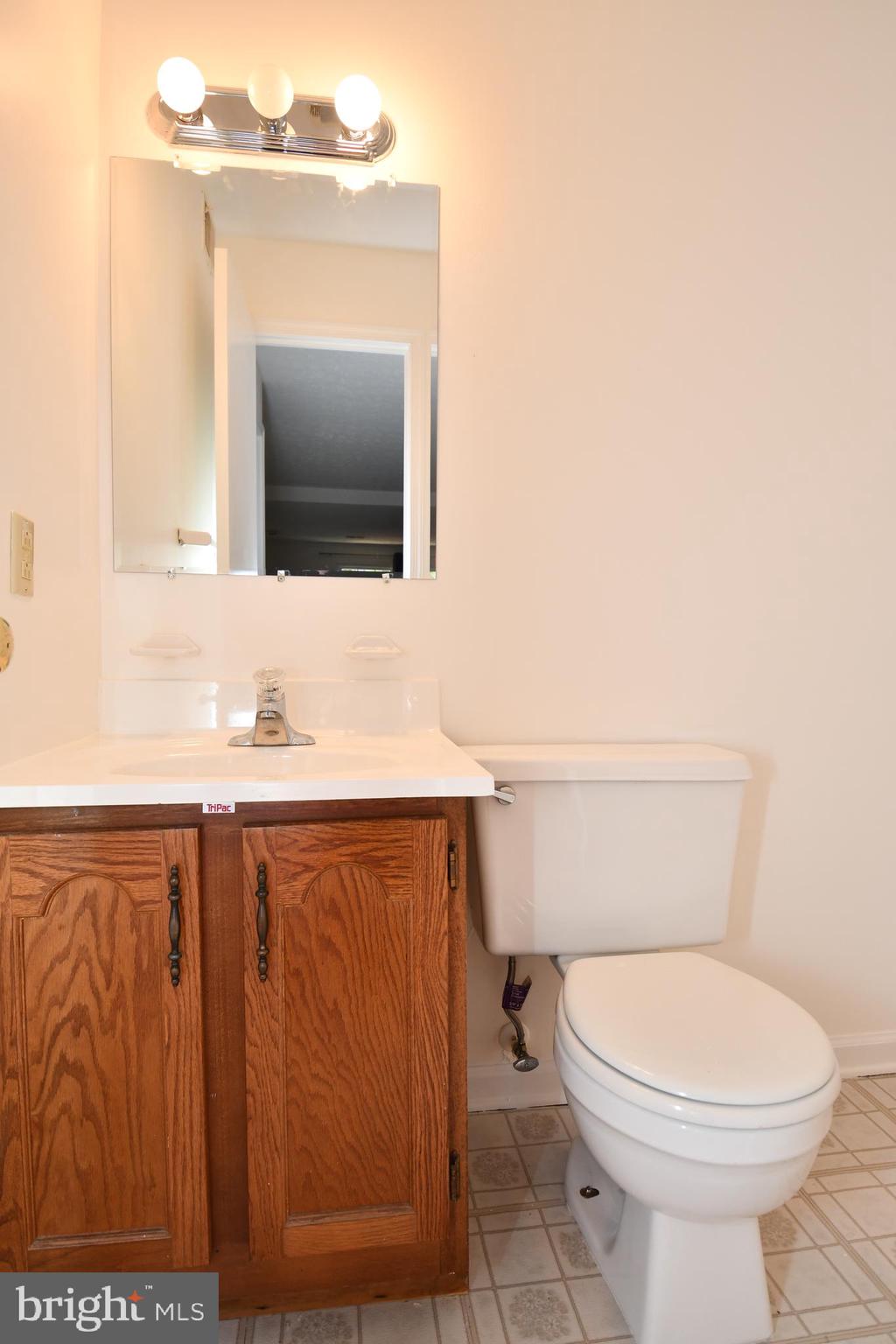 LAFAYETTE VILLAGE - Residential Lease