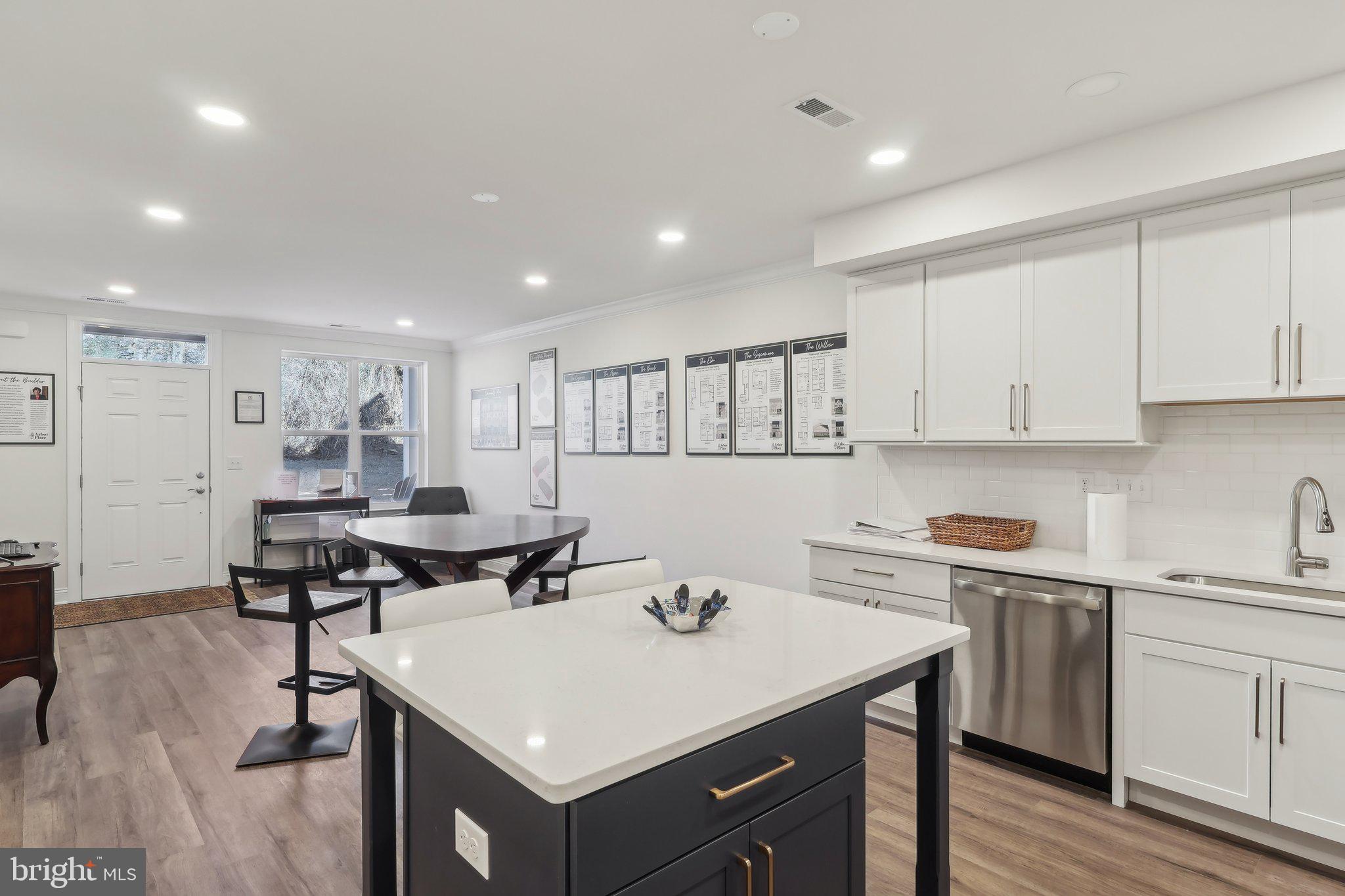 ARBOR PLACE - Residential