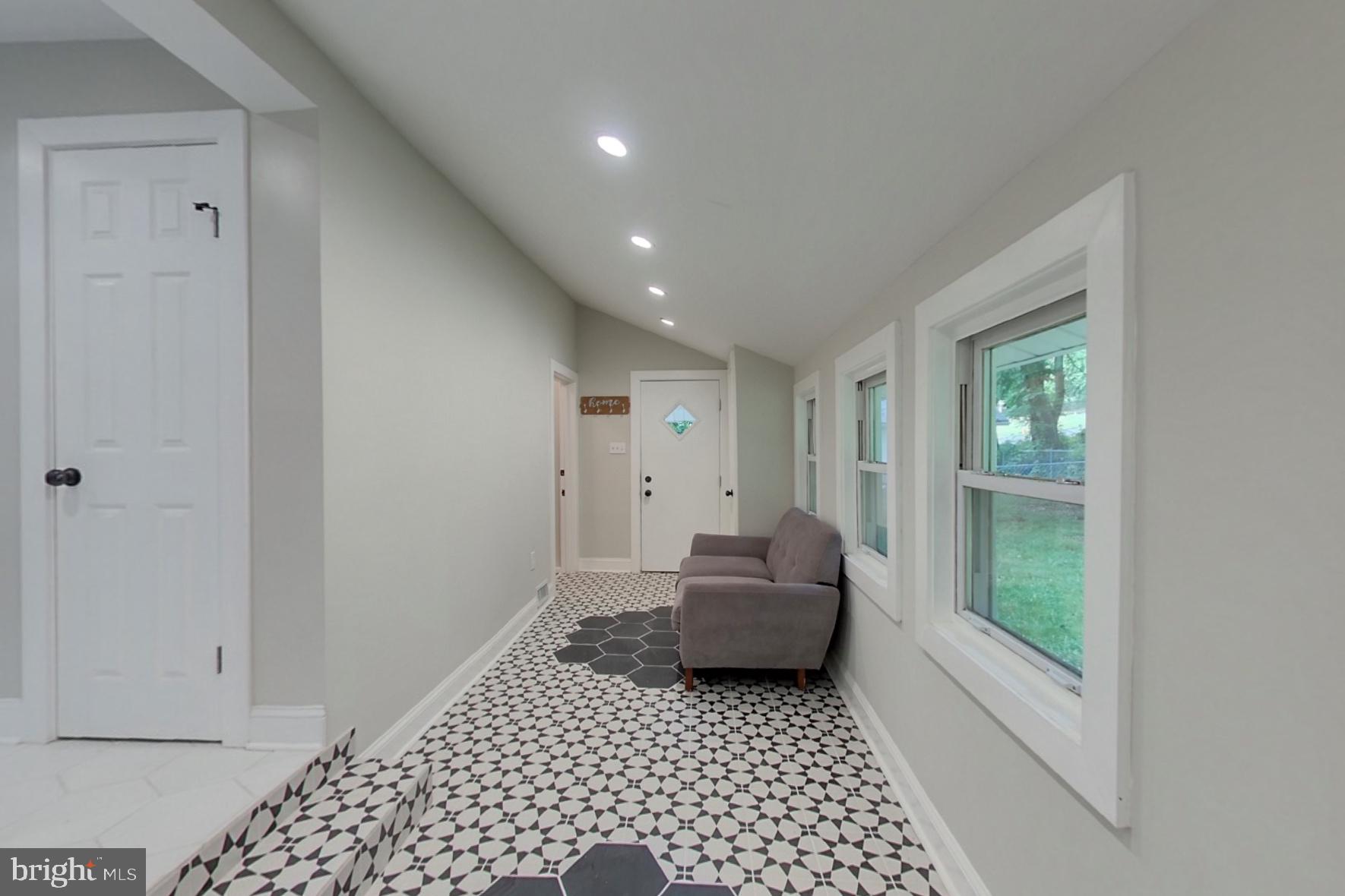 OXON HILL - Residential