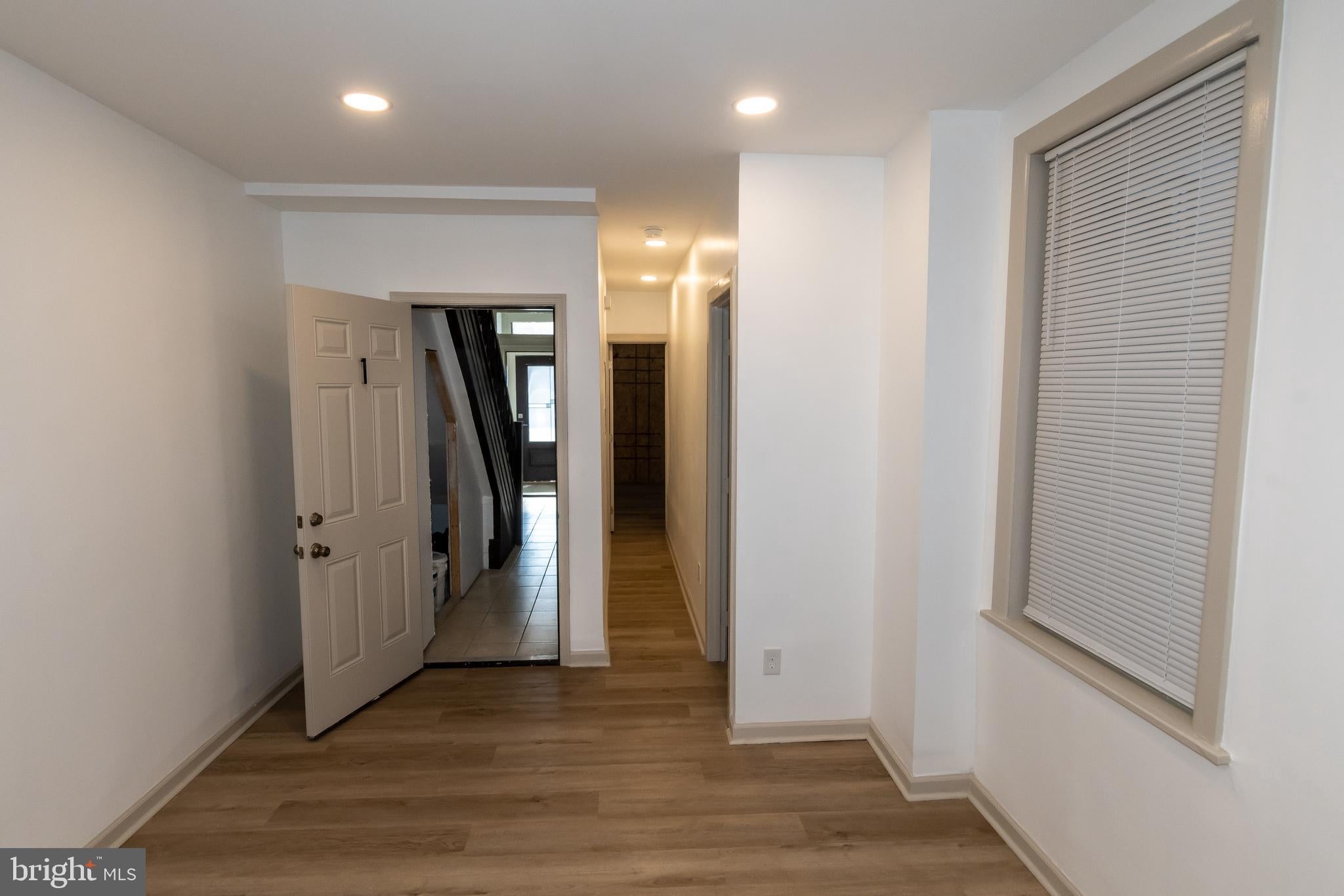 907 BELMONT AVENUE
