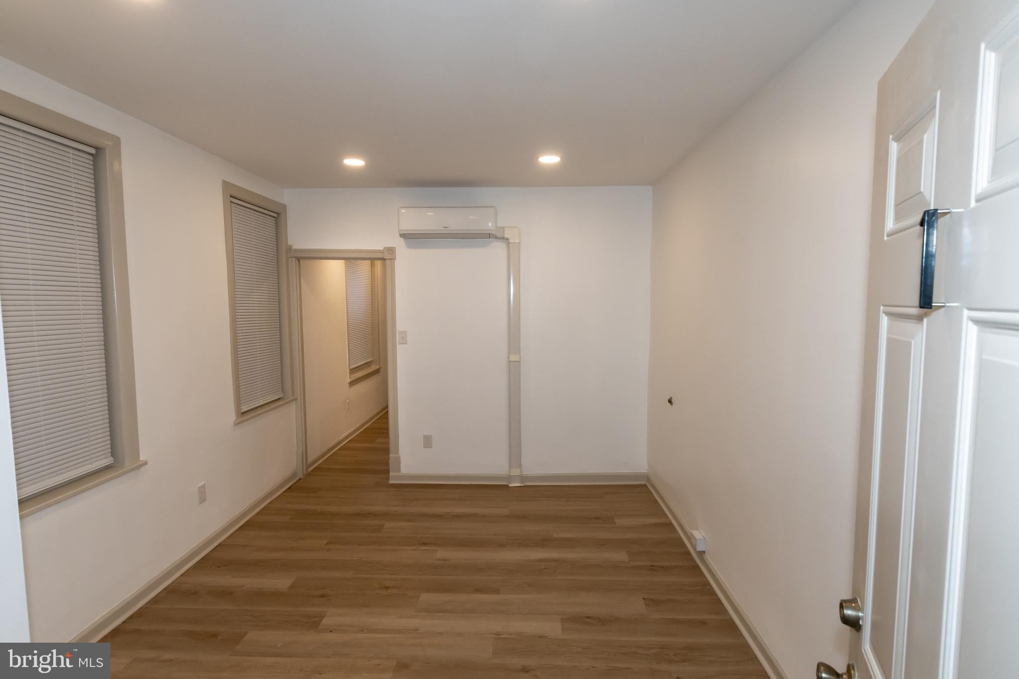 907 BELMONT AVENUE