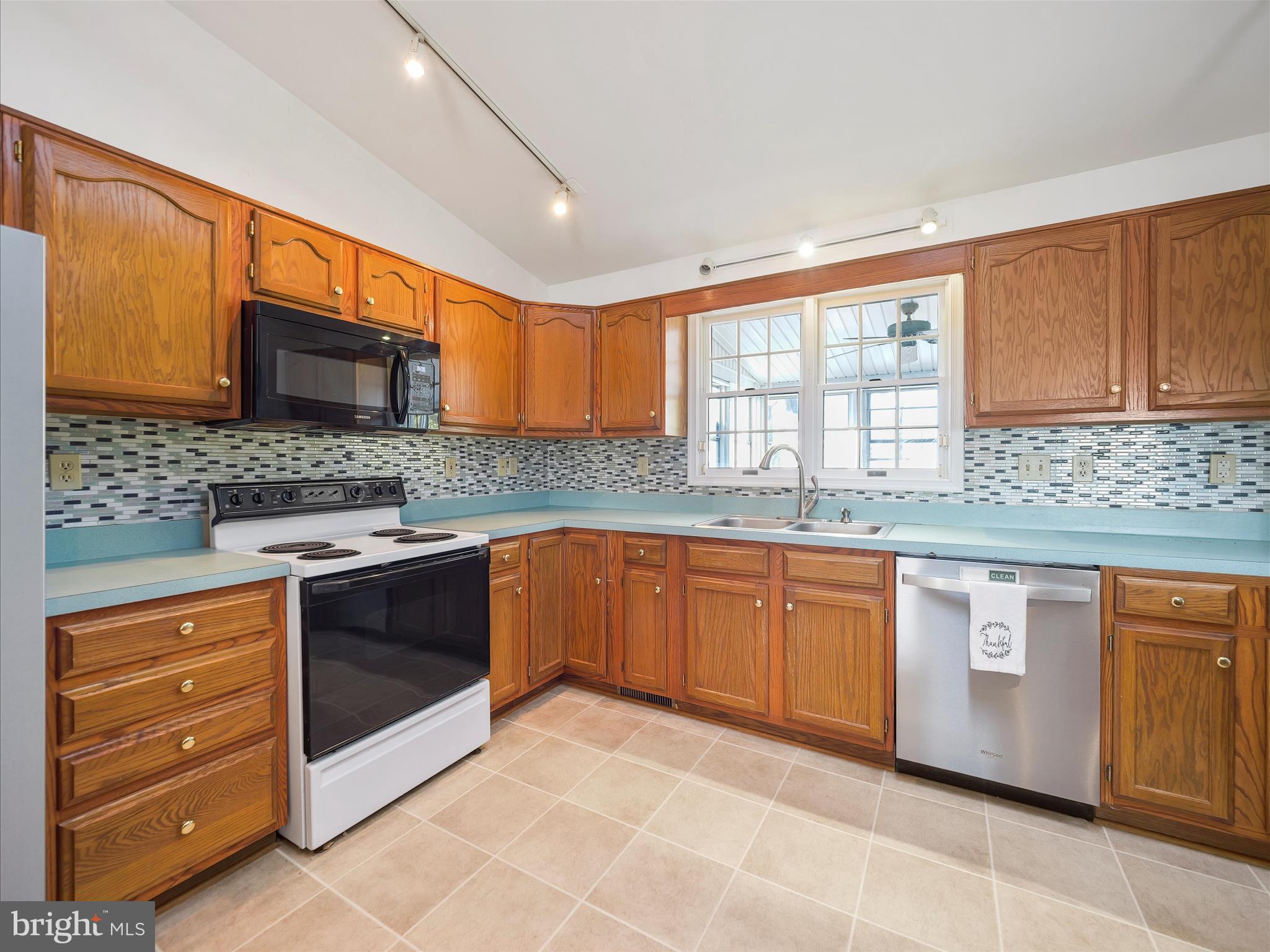 NORTHBROOK ESTATES - Residential