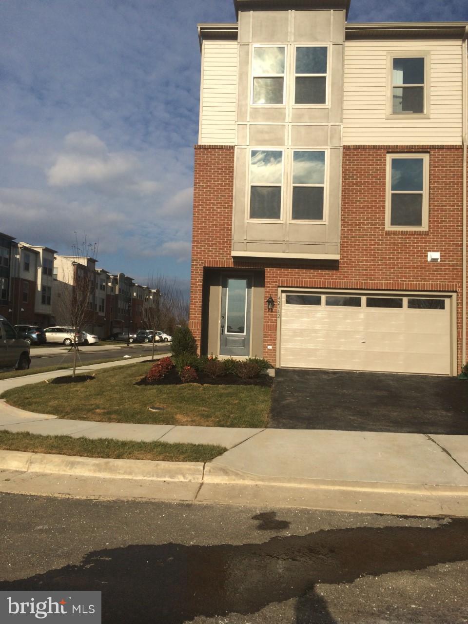 GATEWAY COMMONS - Residential Lease