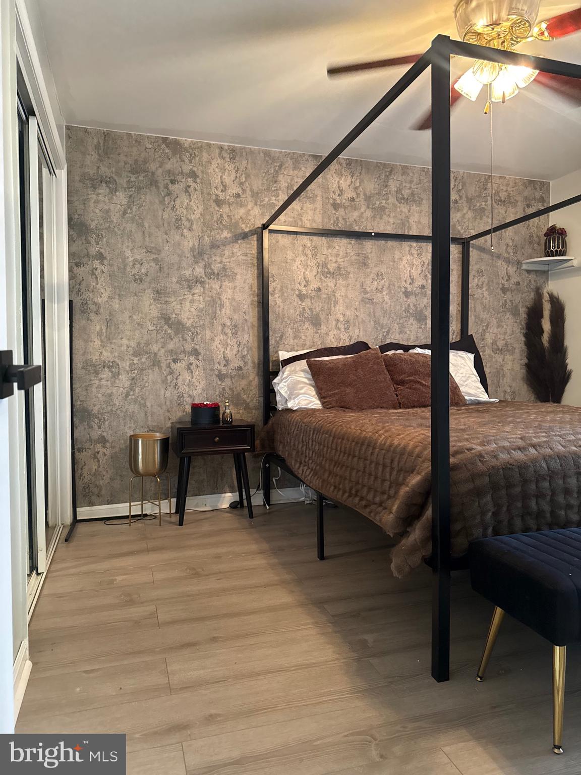 LANDSDOWNE - Residential