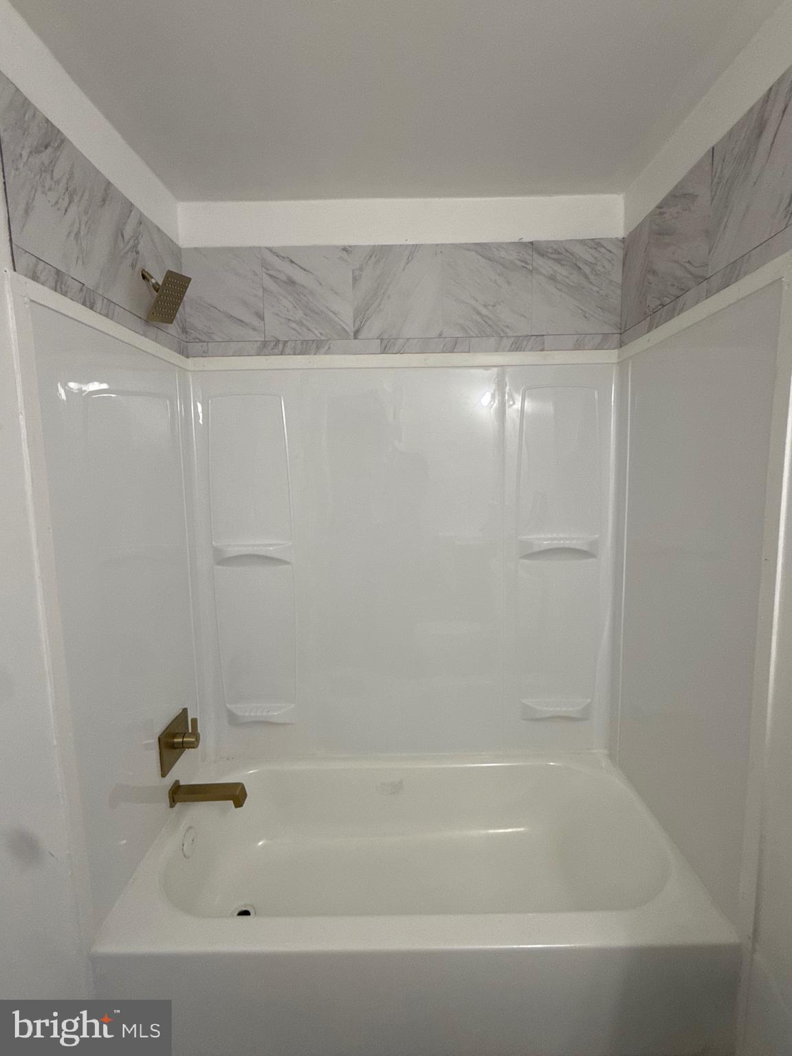 LANDSDOWNE - Residential